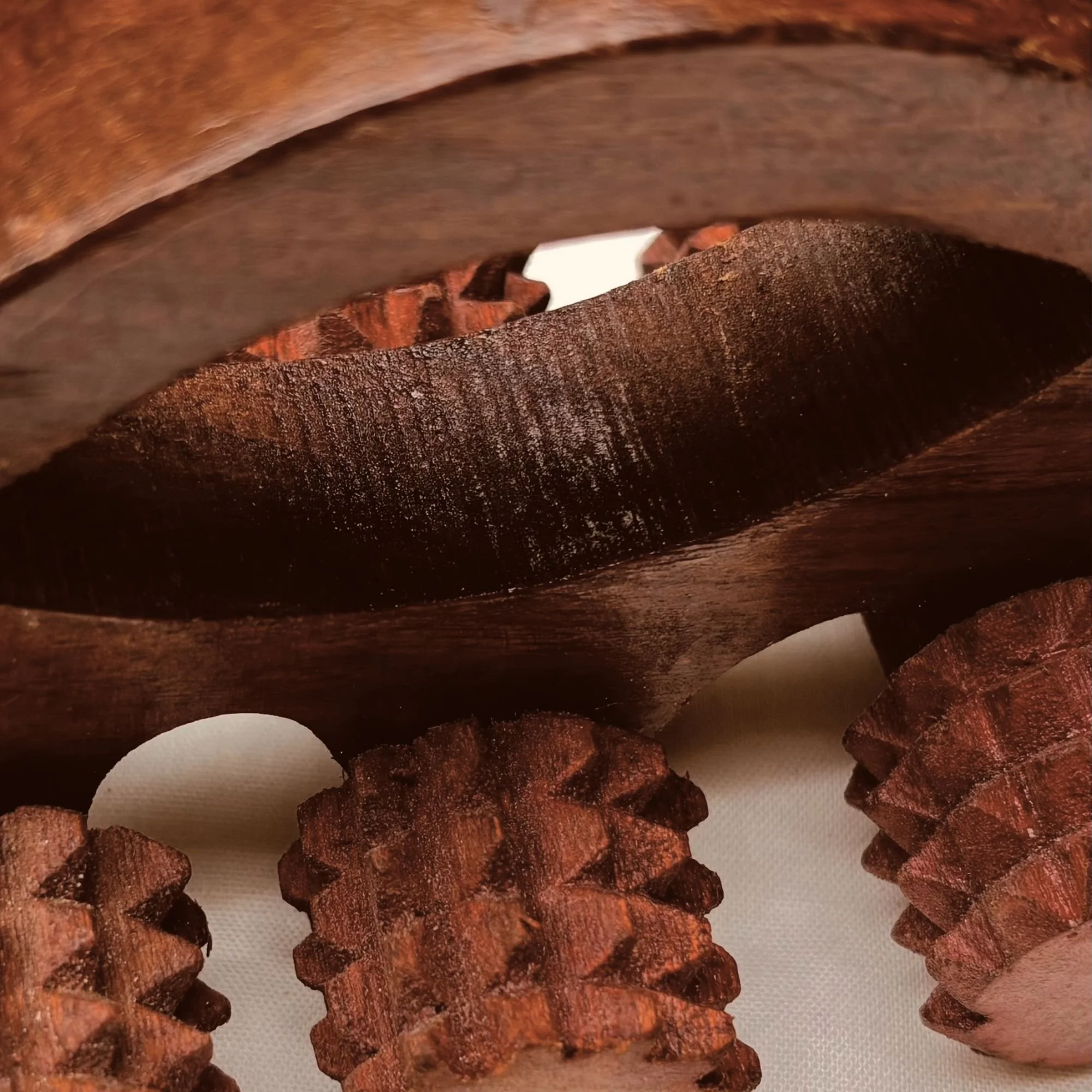 Handheld_wooden_body_massage_roller_zoom_in.jpg
