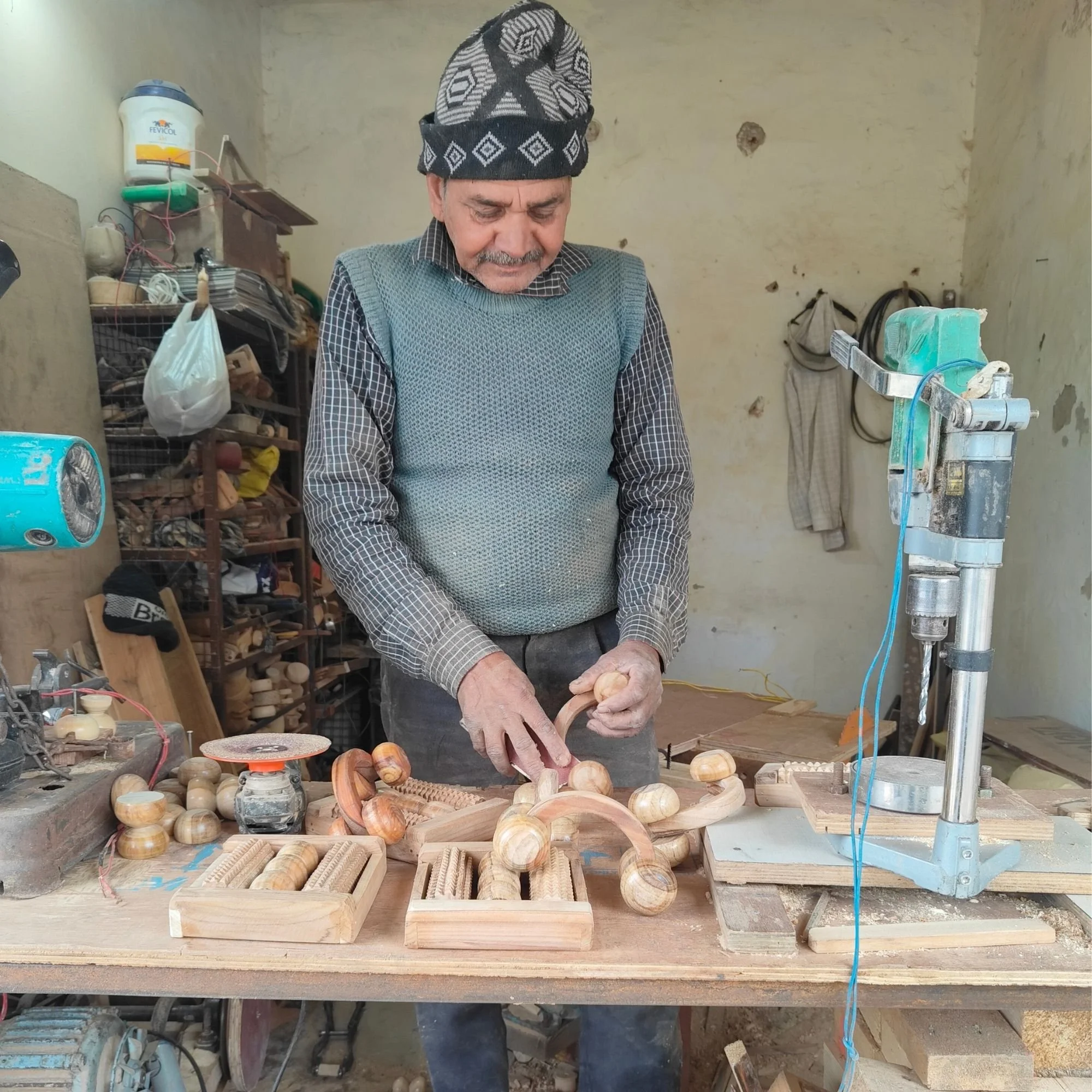 Wooden_relaxation_massage_roller_artisan_workshop.jpg