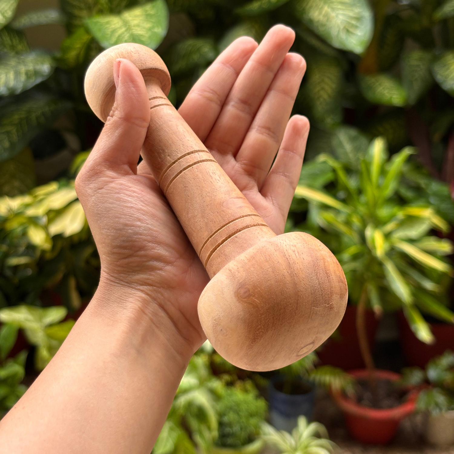 wooden-arbor-massage-wand-hand-size-scale.png.png