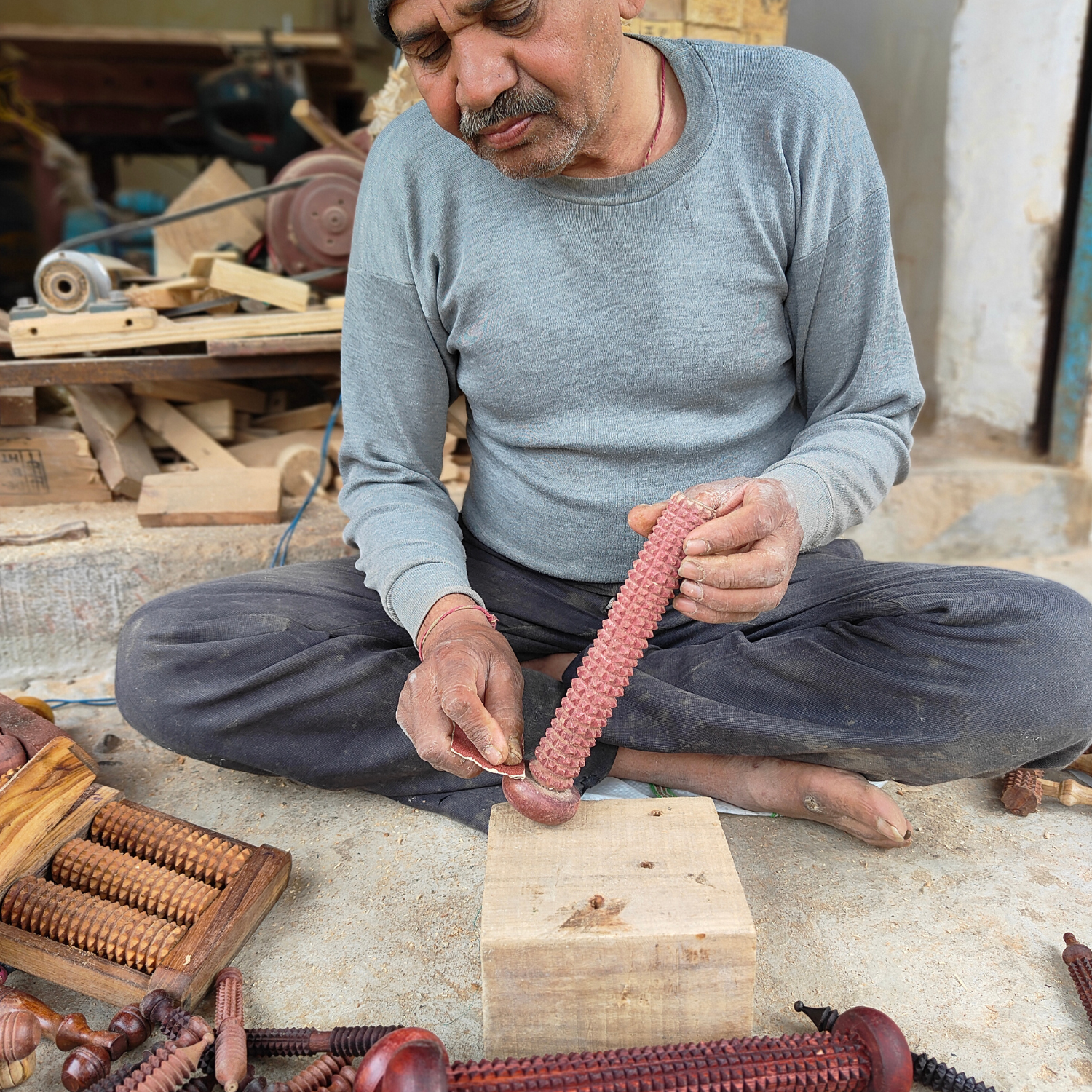 handmade-wooden-recovery-roller-artisan-finishing.png.png