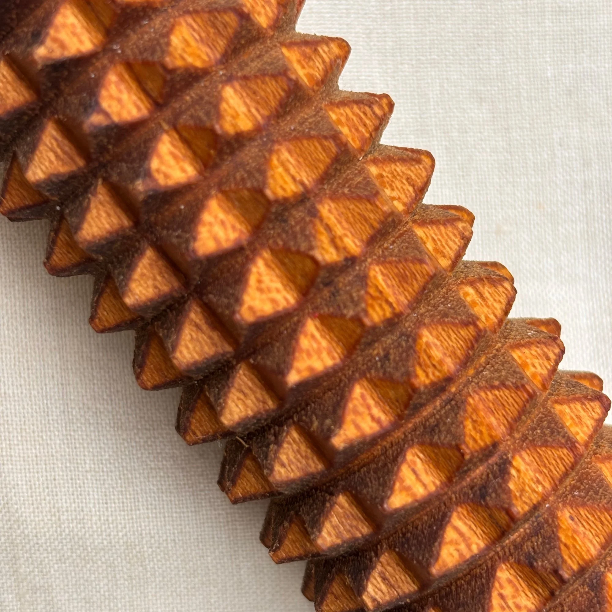 porcupine_massage_roller_middle_closeup.jpg