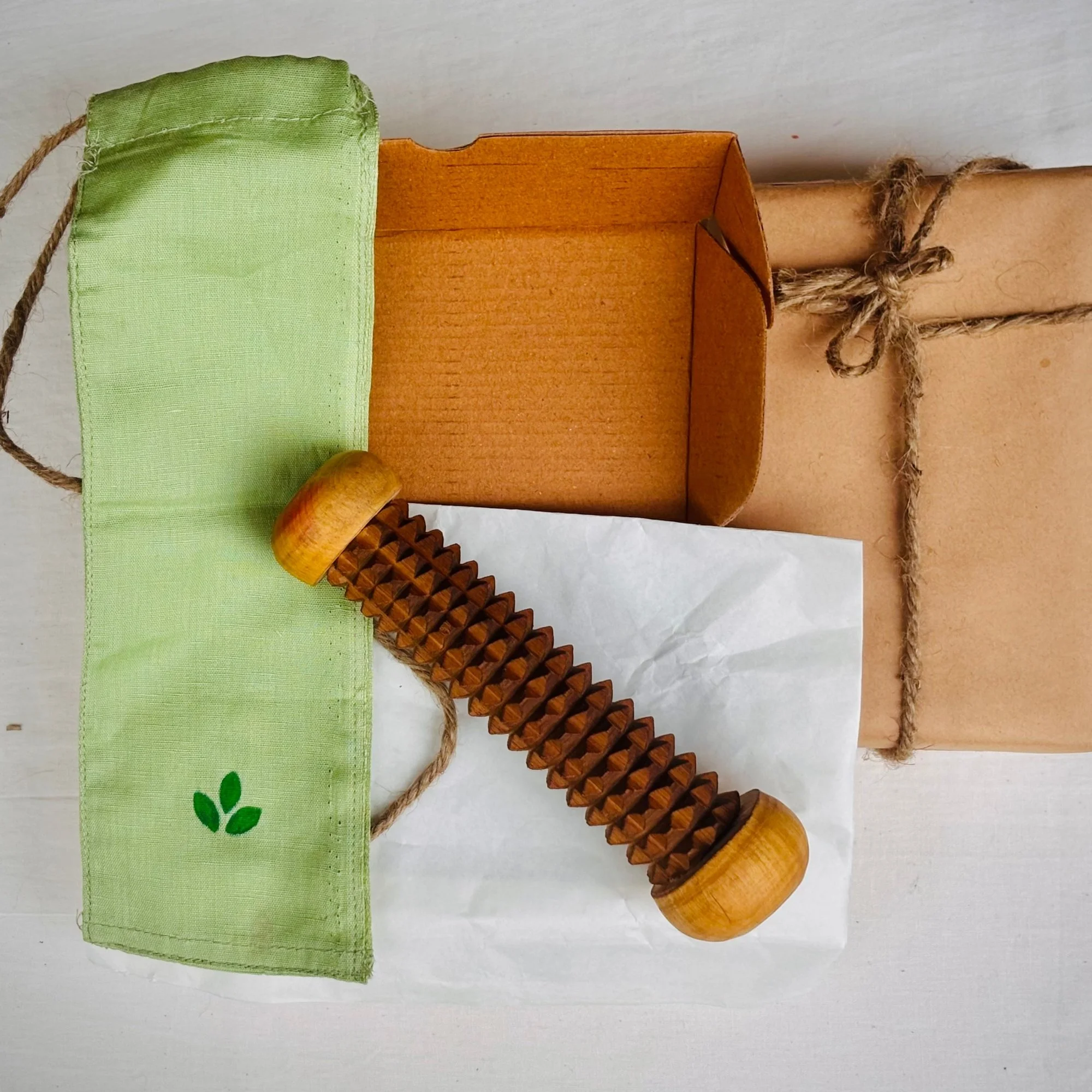 wooden_muscle_recovery_roller_packing.jpg