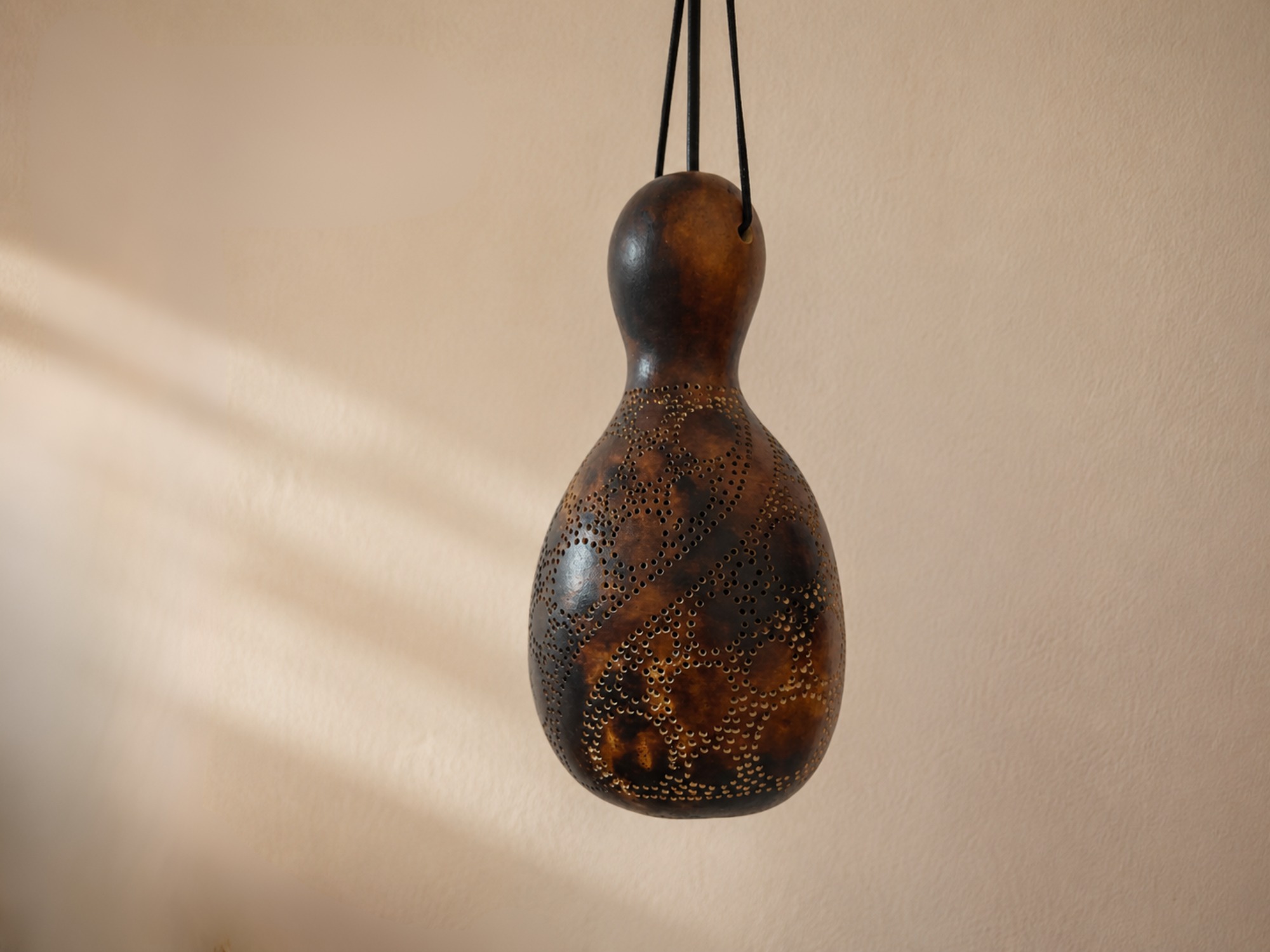 Bottle gourd lamp daytime.png