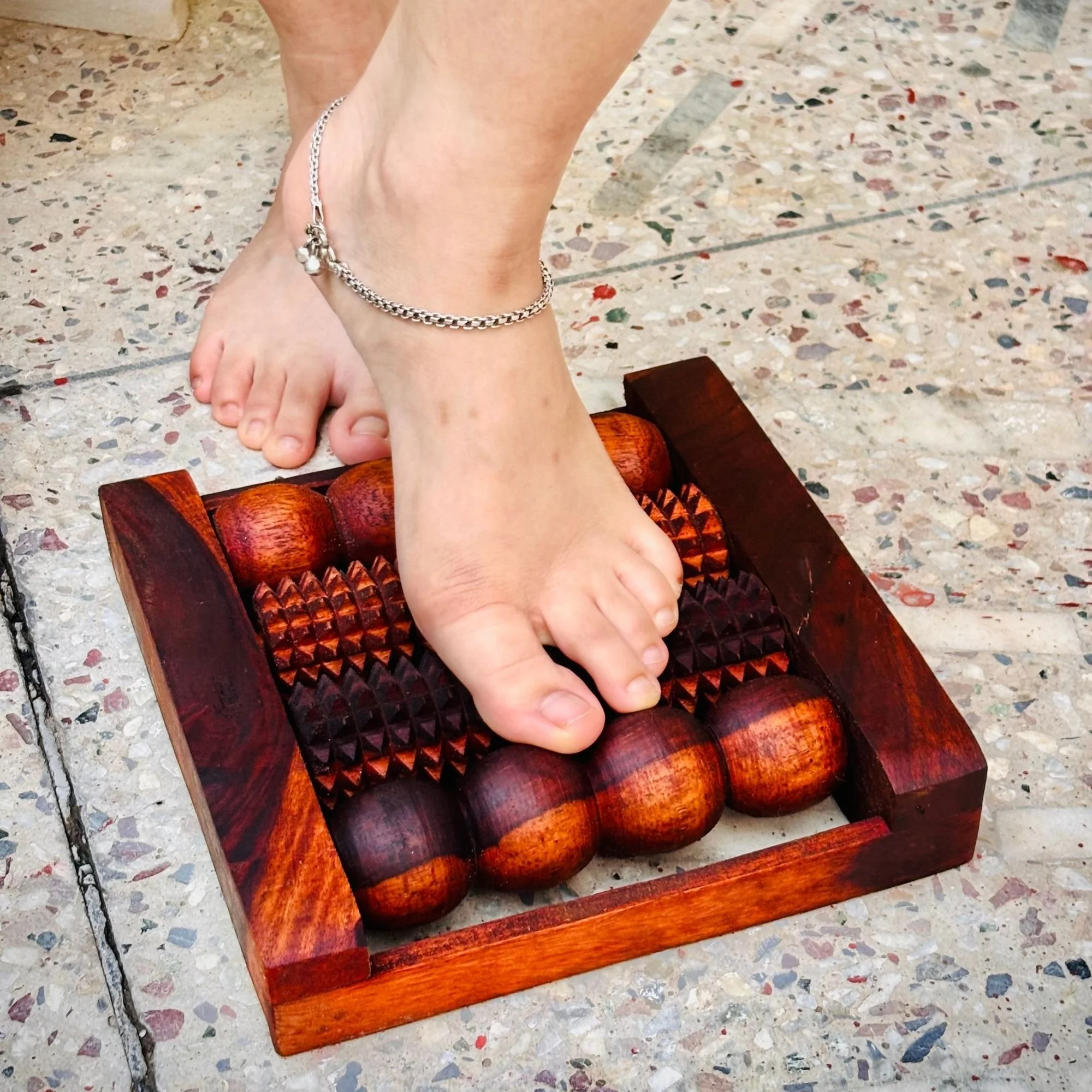 Wooden_foot_massager_lifestyle.jpg