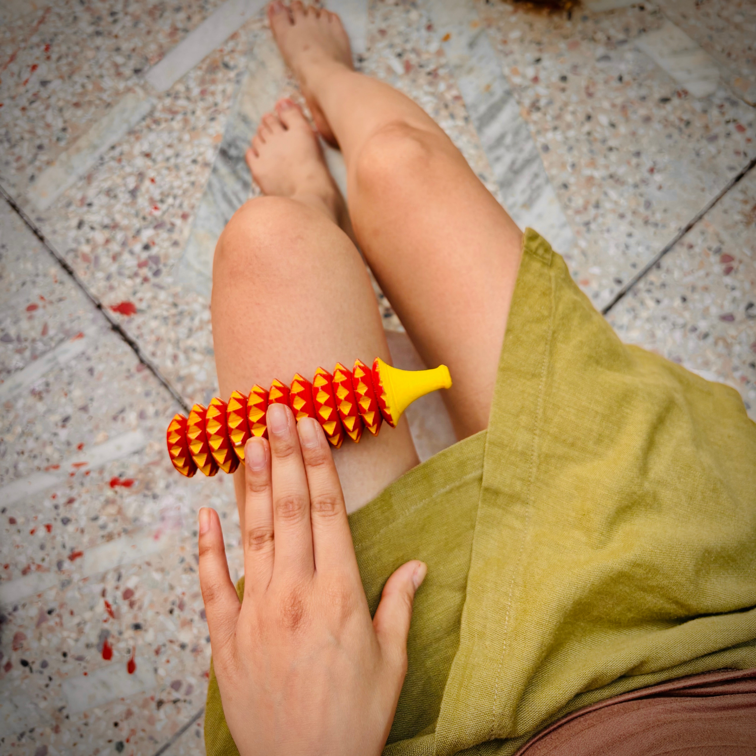 porcupine-acupressure-roller-product-thigh.png.png