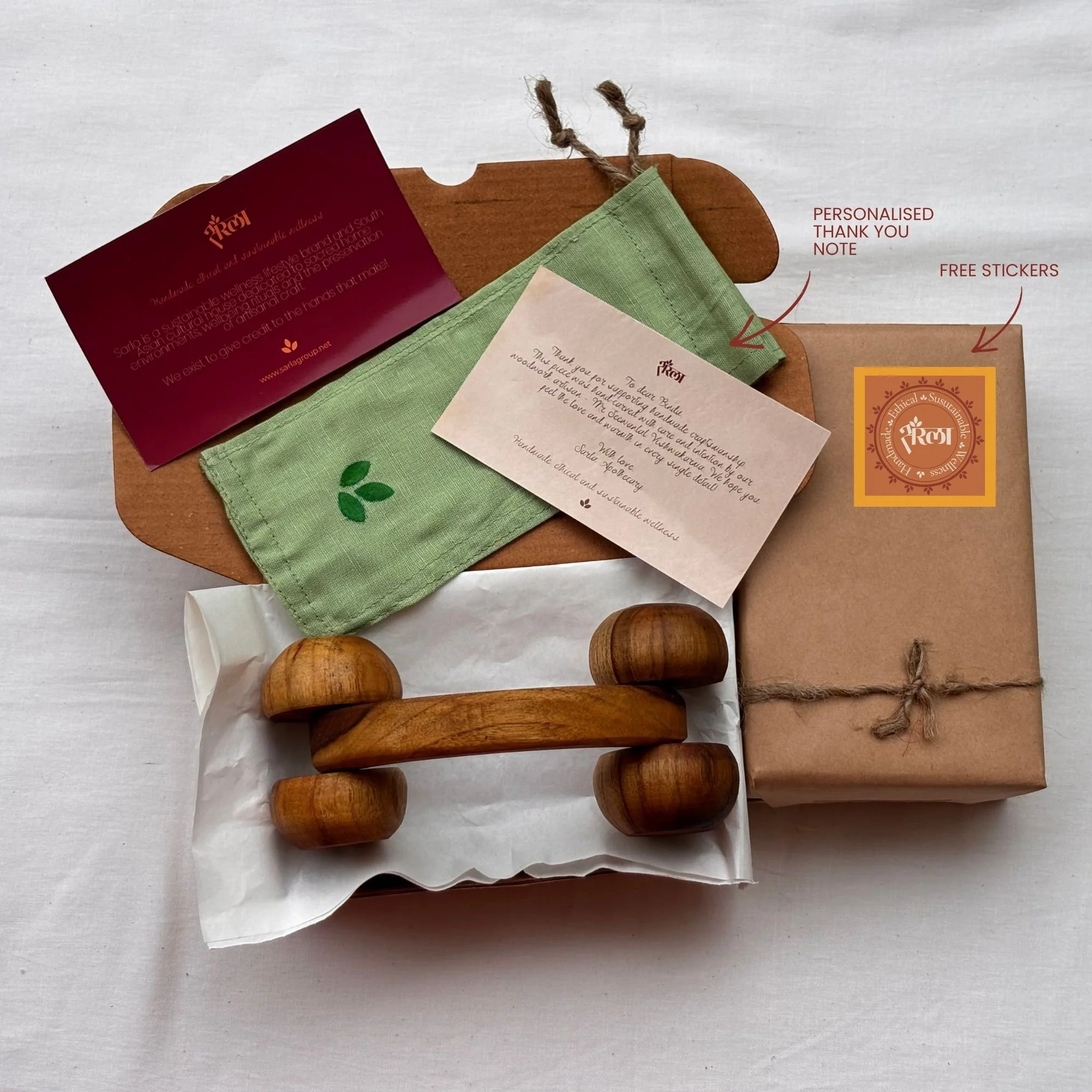 Wooden_relaxation_massage_roller_premium_packing.jpg