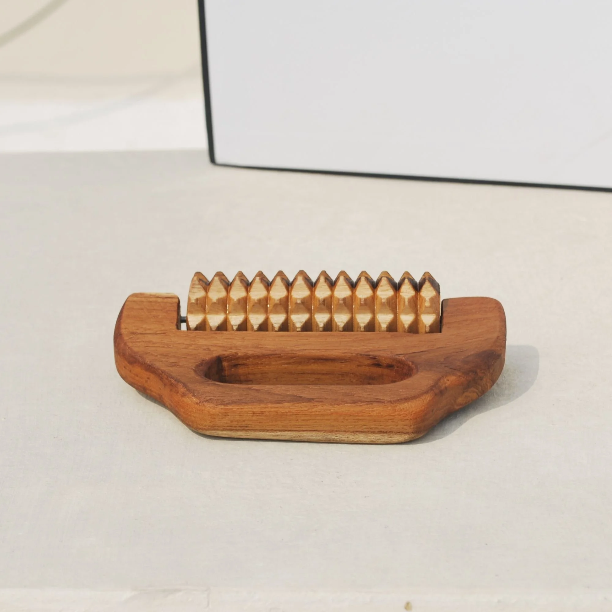 Wooden_cellulite_massage_tool_lifestyle_shot.jpg