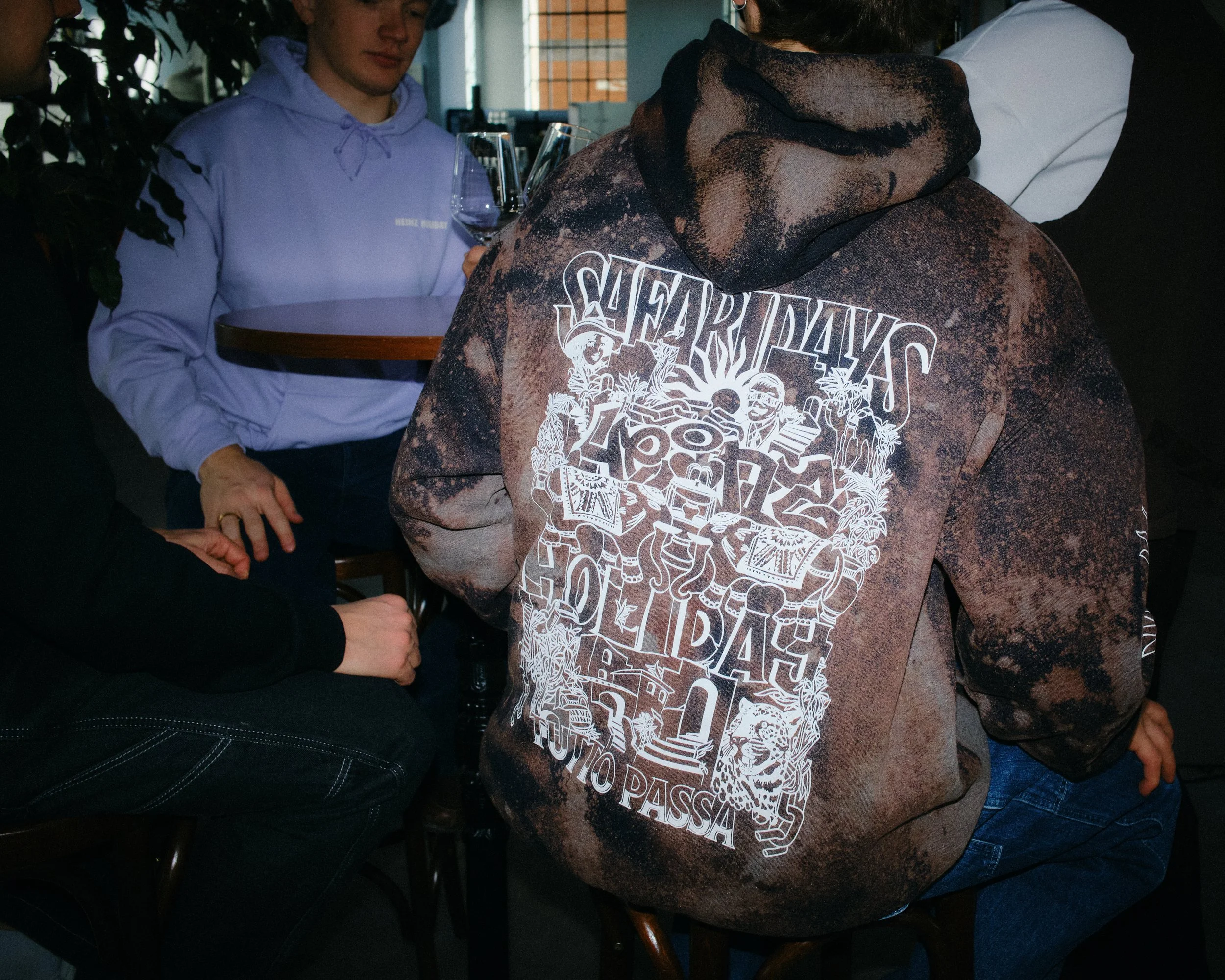 Hoodie Safaridays - Schwarz Javel