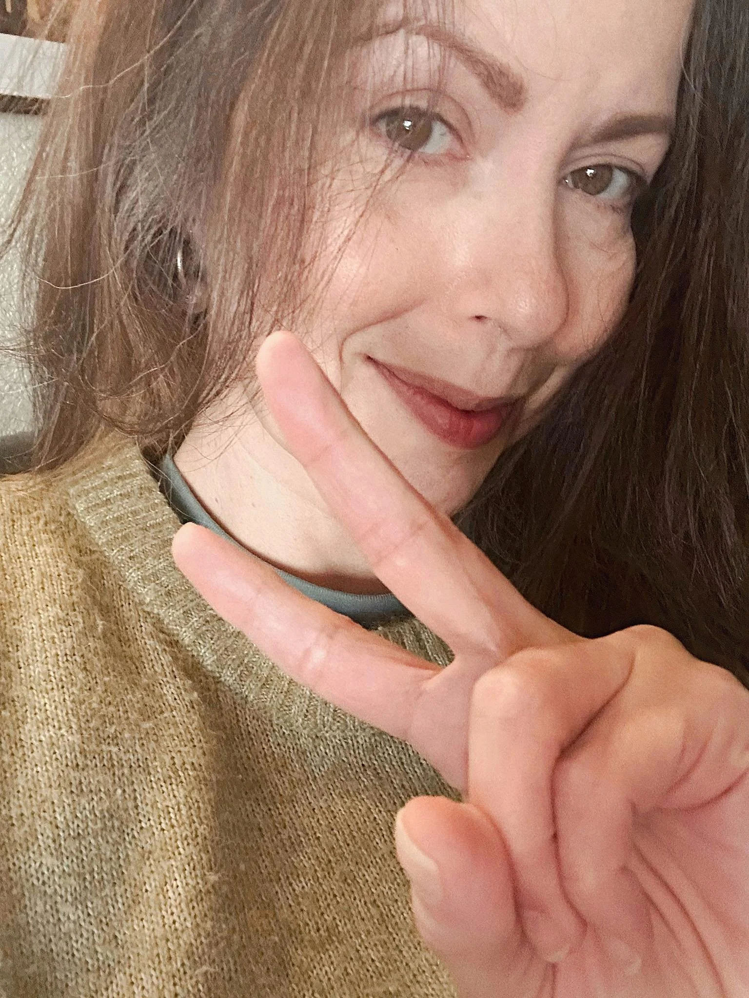 Hi
