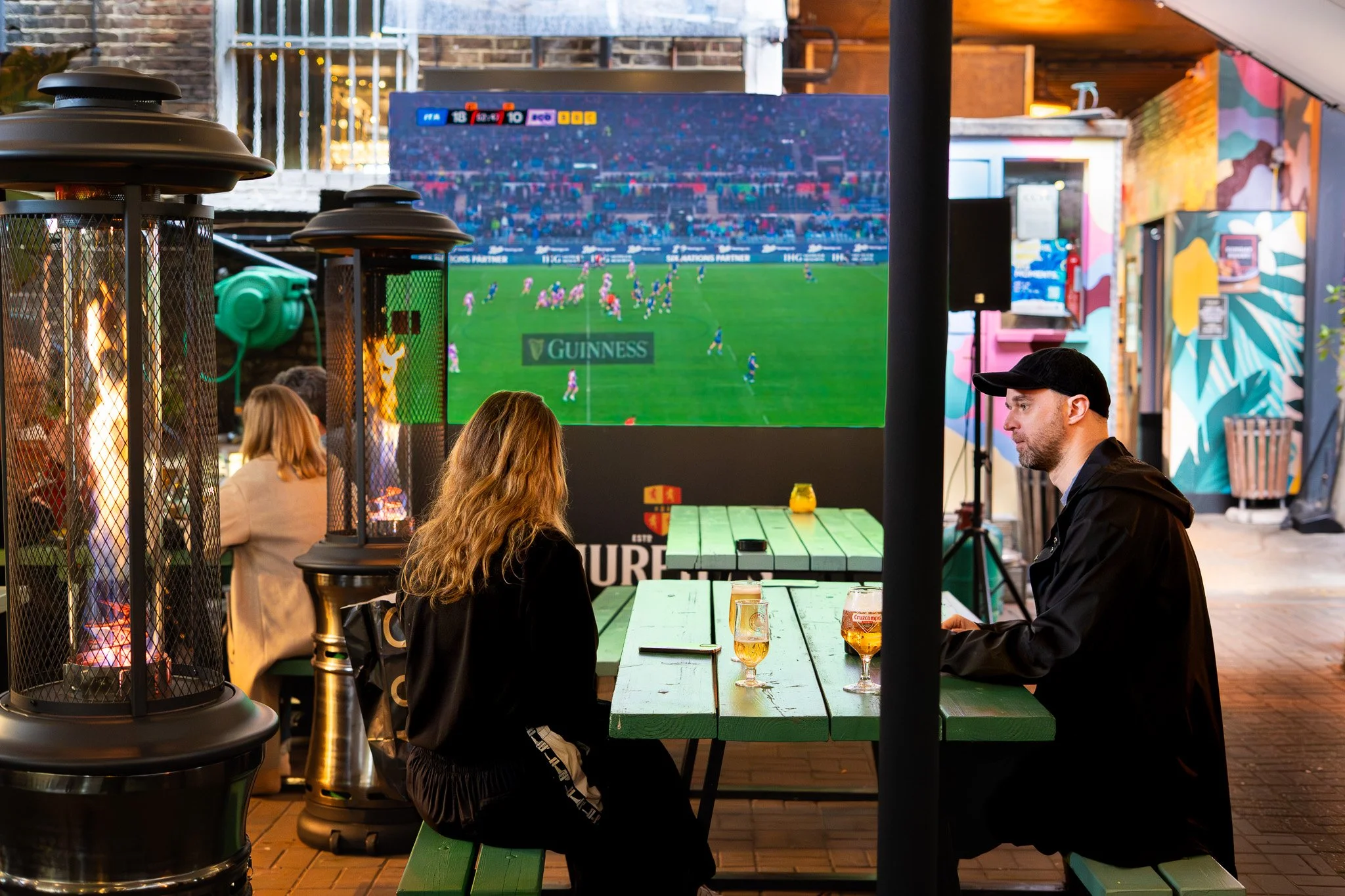 LIVE SPORT AT THE DOG

8 screens. Full volume. Big moments shared properly. Book the best seats.