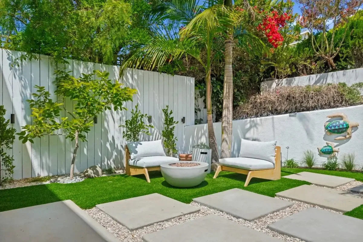 45-shoreline-splendor-back-yard.jpg