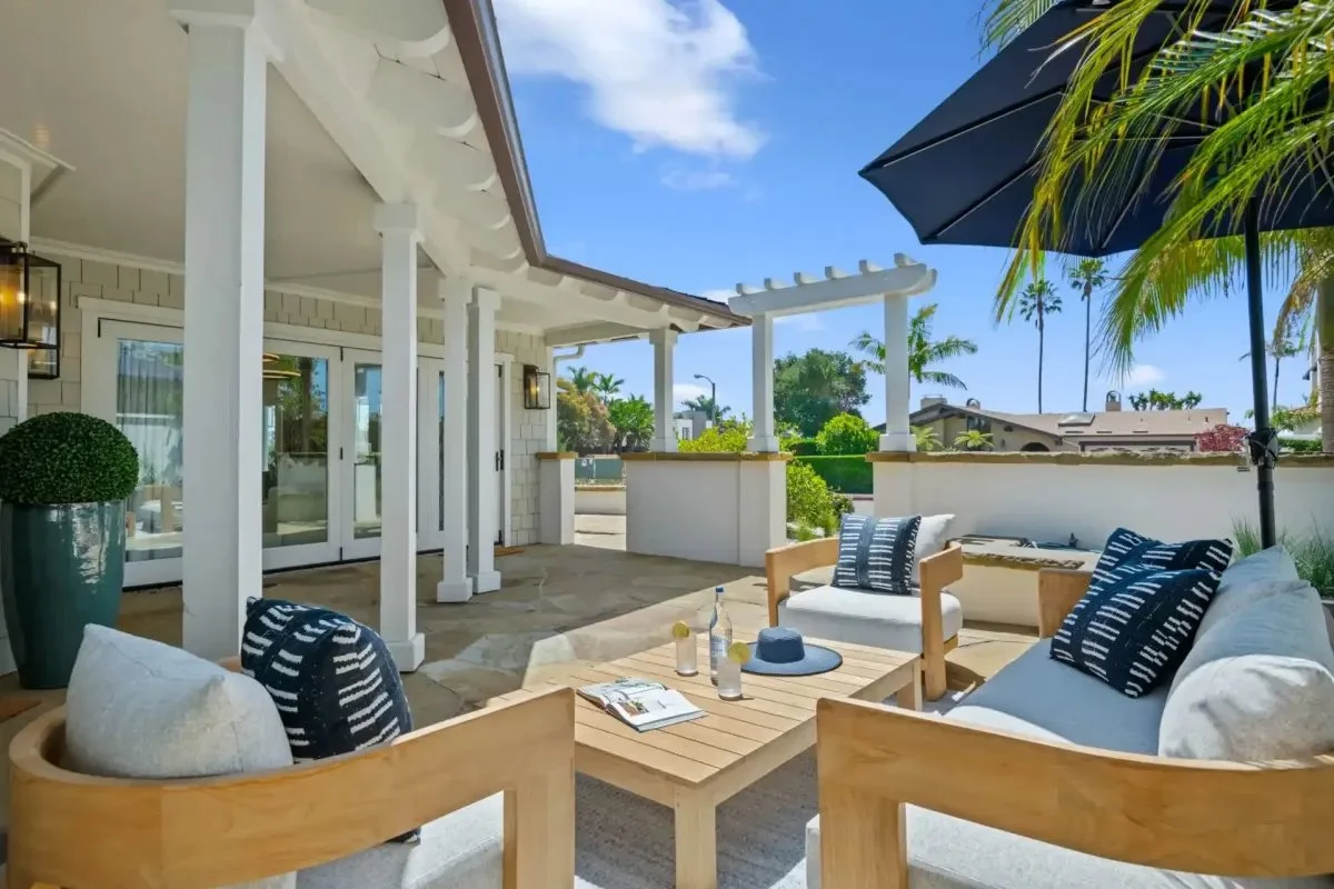 11-shoreline-splendor-front-patio.jpg