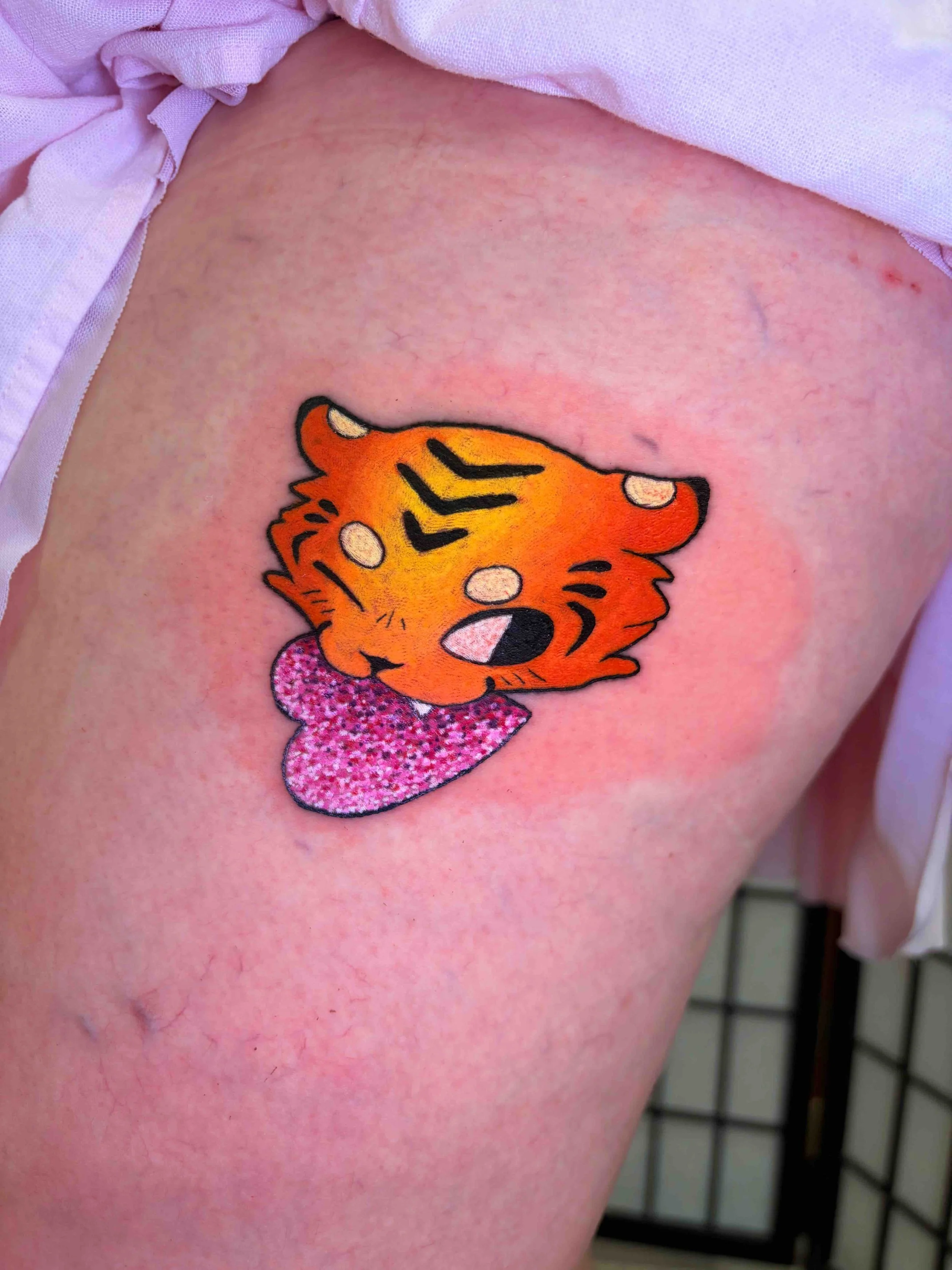 glitter-tiger-flash-tattoo-sink-or-swim-niagara-falls-ny.jpg