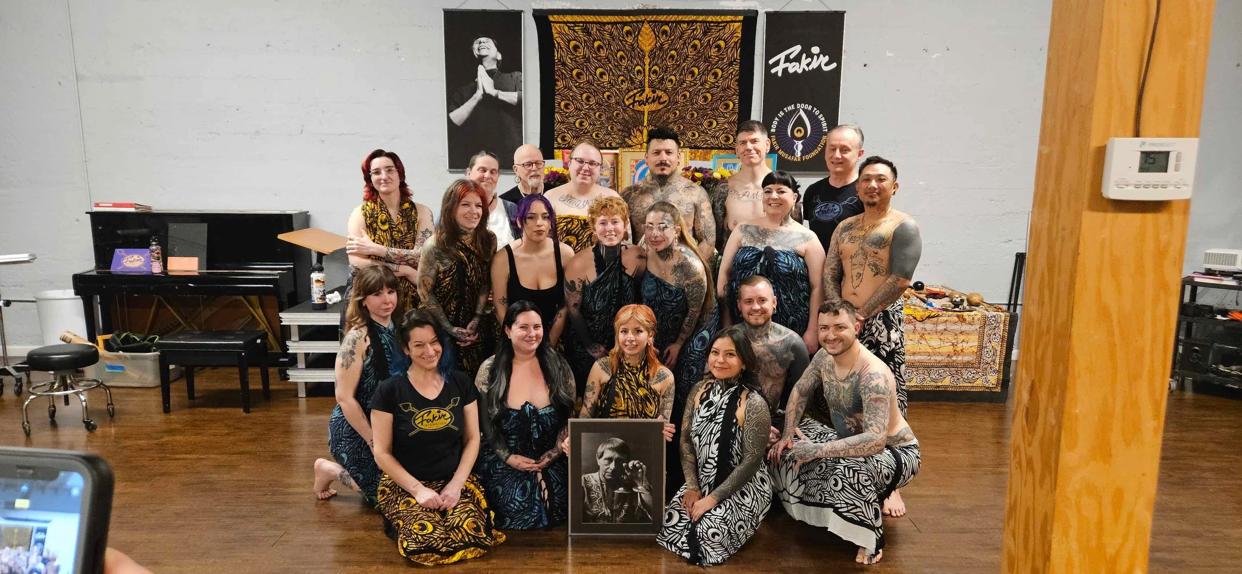 professional piercer Iggy Luppino with graduating class of fakir institute alumni form the comprehensive piercing course for intermediate piercers