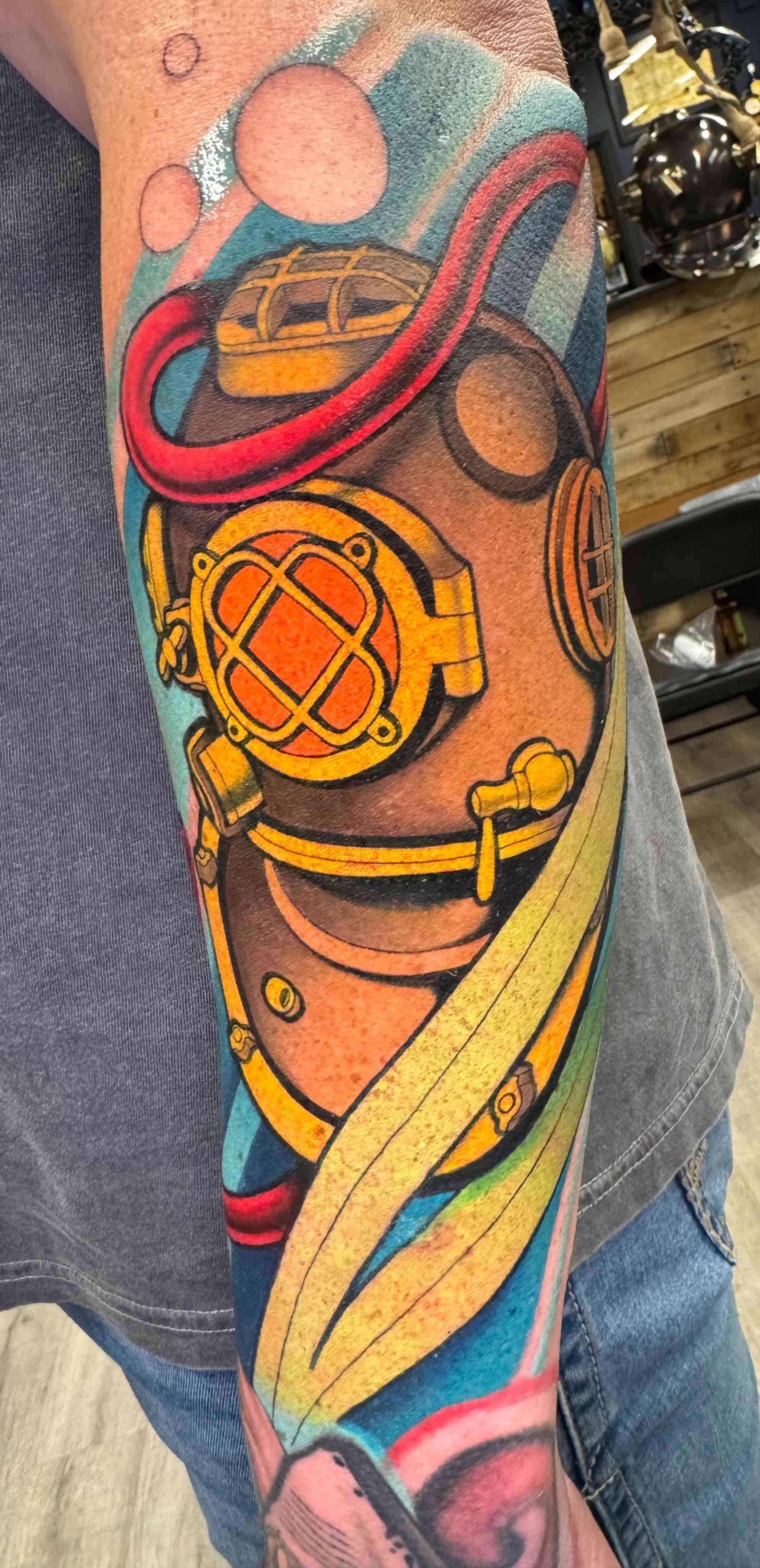 Neo traditional nautical vintage divers helmet tattoo in color portfolio work by Keith Kuzara at Sink or Swim Tattoo and Piercing in Niagara Falls NY
