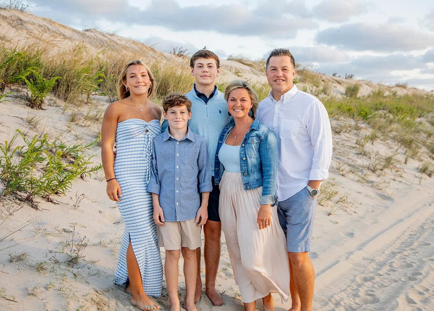 The Lewis Family 🤍 

Book your family session with us &mdash; link in our bio! Let&rsquo;s get your perfect family Christmas card ready! 🤩

#theexposurecollective #marylandphotographer #ocmdphotographer #portraitphotographer #familyphotographer #fa
