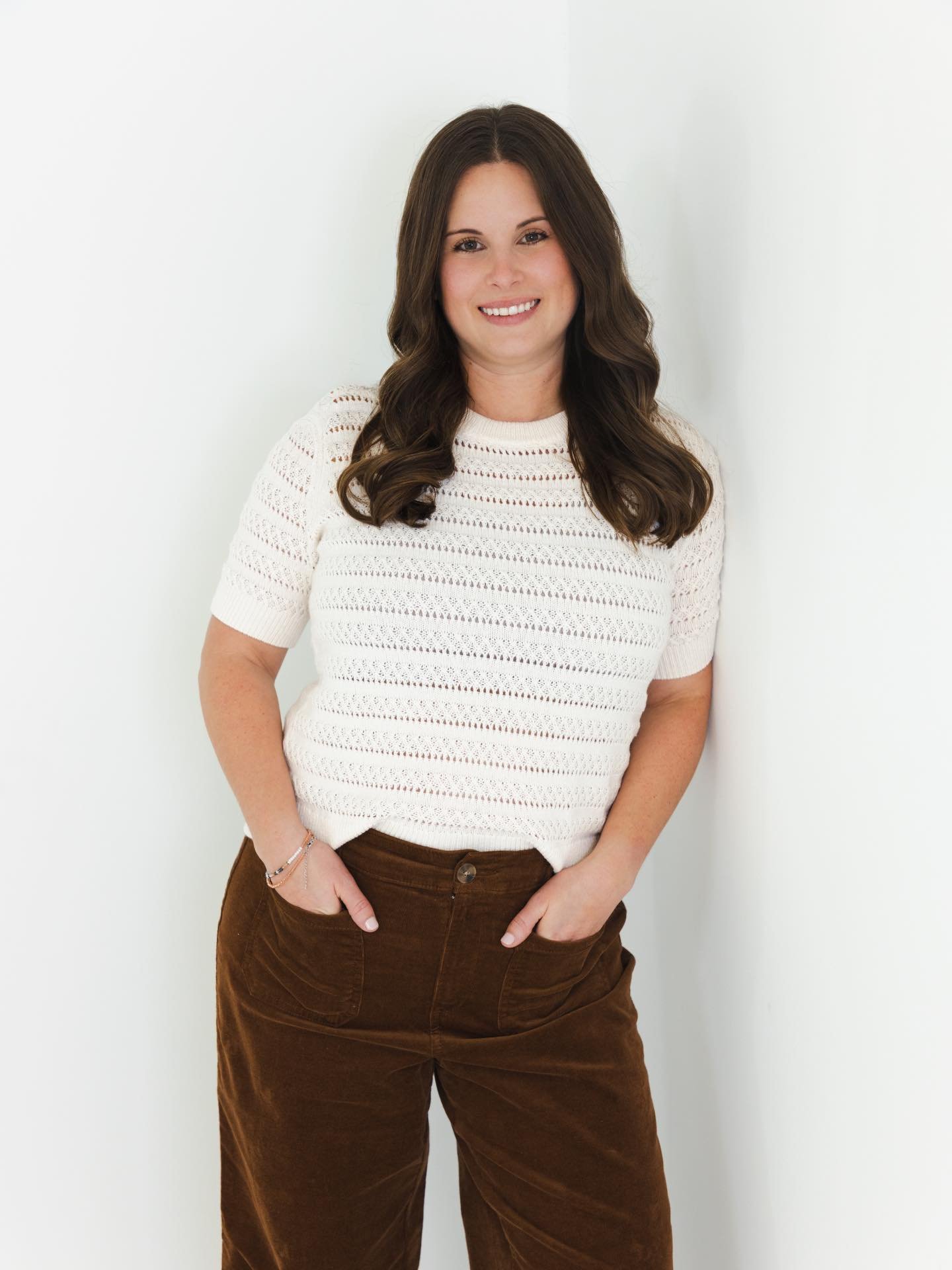 Brand new headshots for Allie + Corielle with @ashley_brosnahan_team in our studio 📸✨ 

#theexposurecollective #headshots #portraitphotographer #portraitstudio