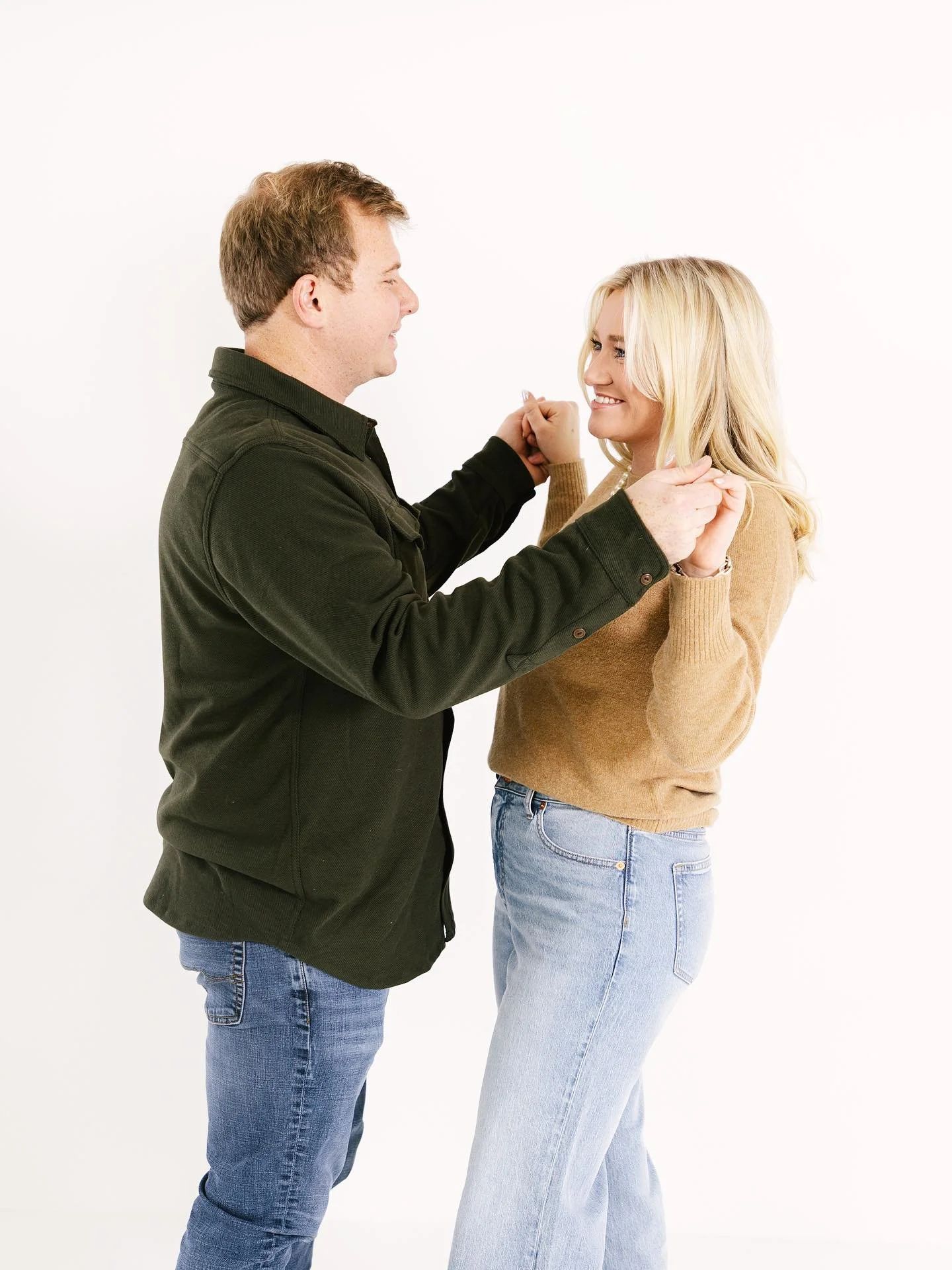 A studio session with the one you love >>> 

We have studio availability for March, link in our bio to book 💌✨📸

Photo by @liveinsidethelens 

#theexposurecollective #couplephotography #portraitphotographer #coupleshoot #studiosession