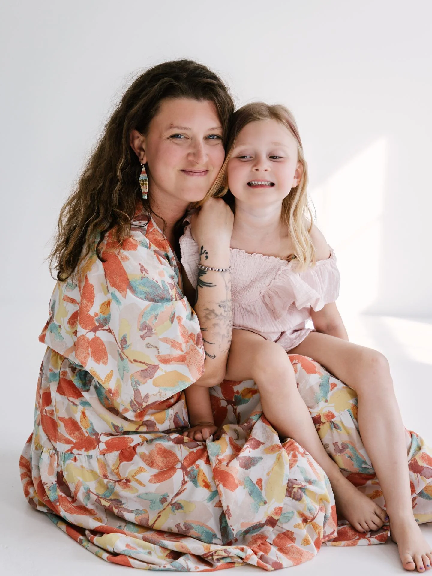 Mother&rsquo;s Day Minis in the studio are live 💕💐📸

Celebrate the beauty of motherhood with a soft, timeless portrait experience. Each session is thoughtfully styled to feel effortless and intimate &mdash; warm studio photos that bring you right 