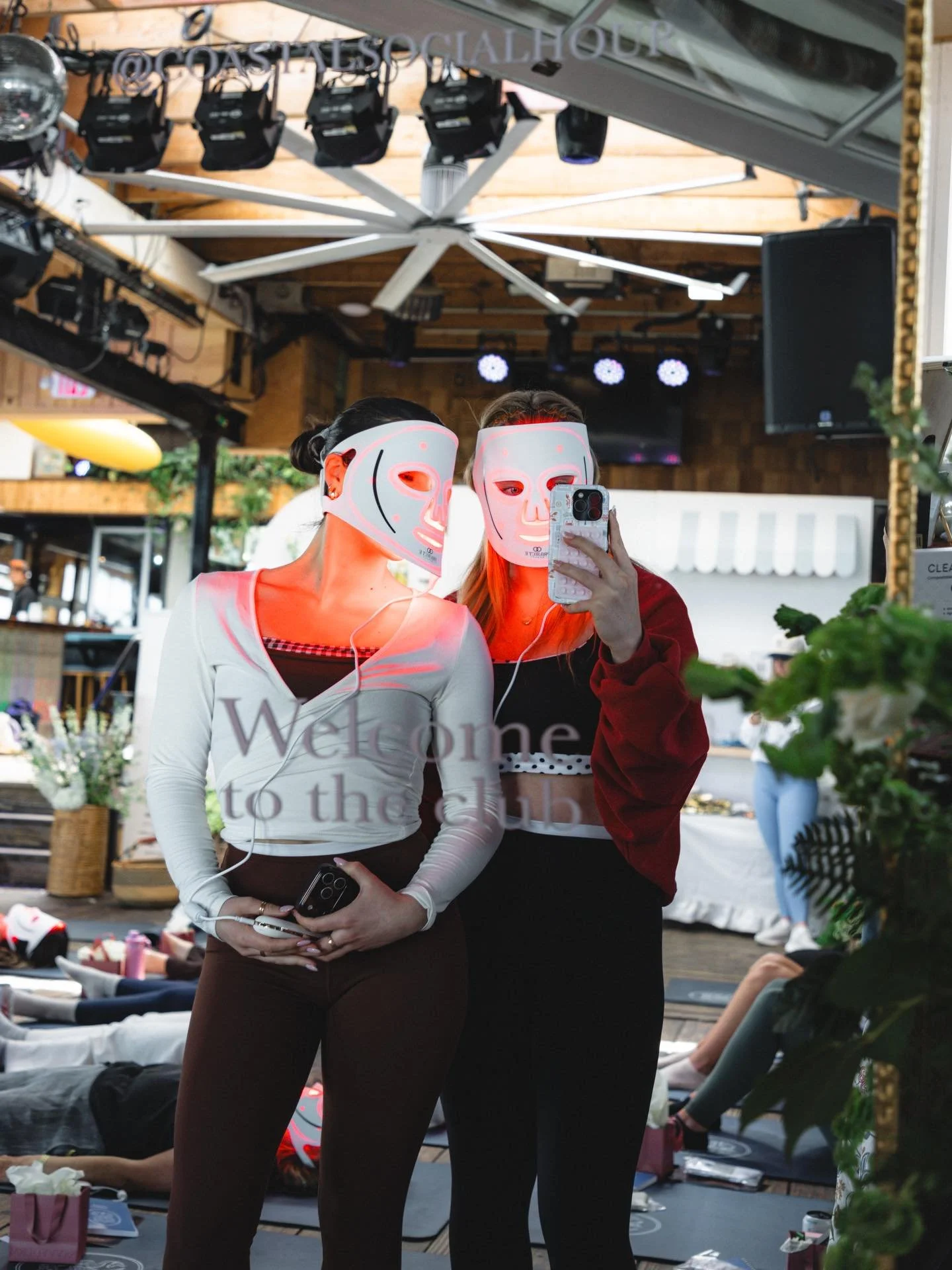A glimpse into Bloom &amp; Flow in OCMD 📸💐🧘🏻&zwj;♀️💕 Truly such a special event, every detail was perfect and it was the best time! @coastalsocialhour ✨

#theexposurecollective #eventphotographer #ocmdphotographer #portraitphotographer #coastals