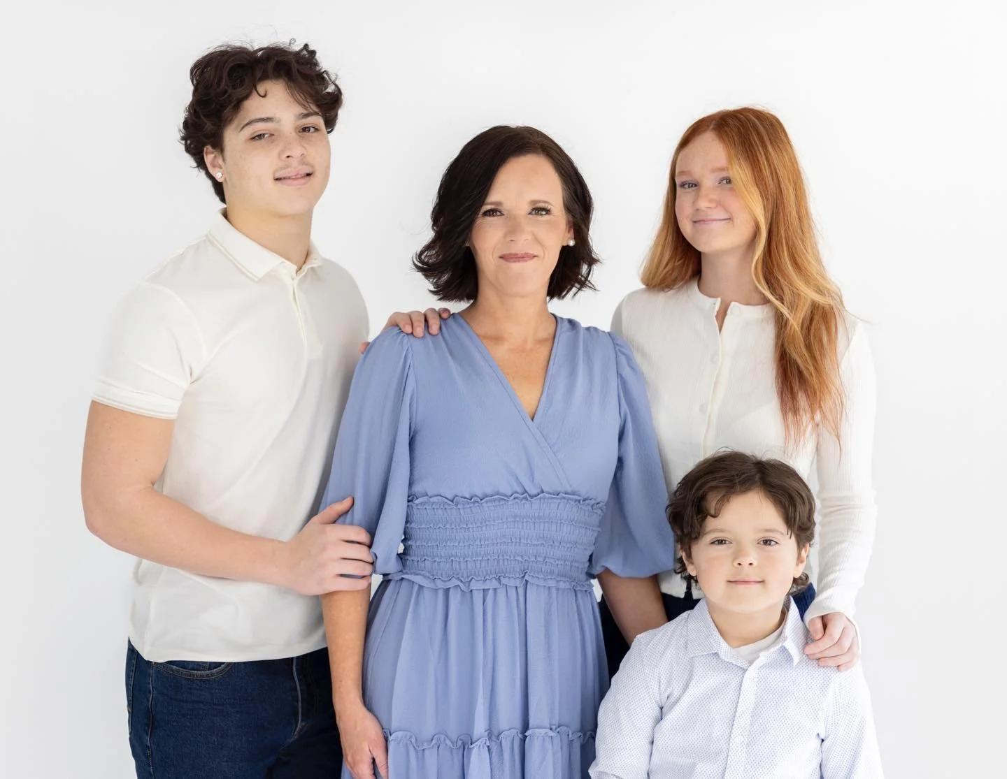 Portraits for Mom 💐📸 Don&rsquo;t miss out on our Mother&rsquo;s Day Minis 💖

Link to book &mdash;> https://www.theexposurecollective.net/store/p/mothersdayminis 

#theexposurecollective #mothersdayportraits #portraitphotographer #familyphotogra