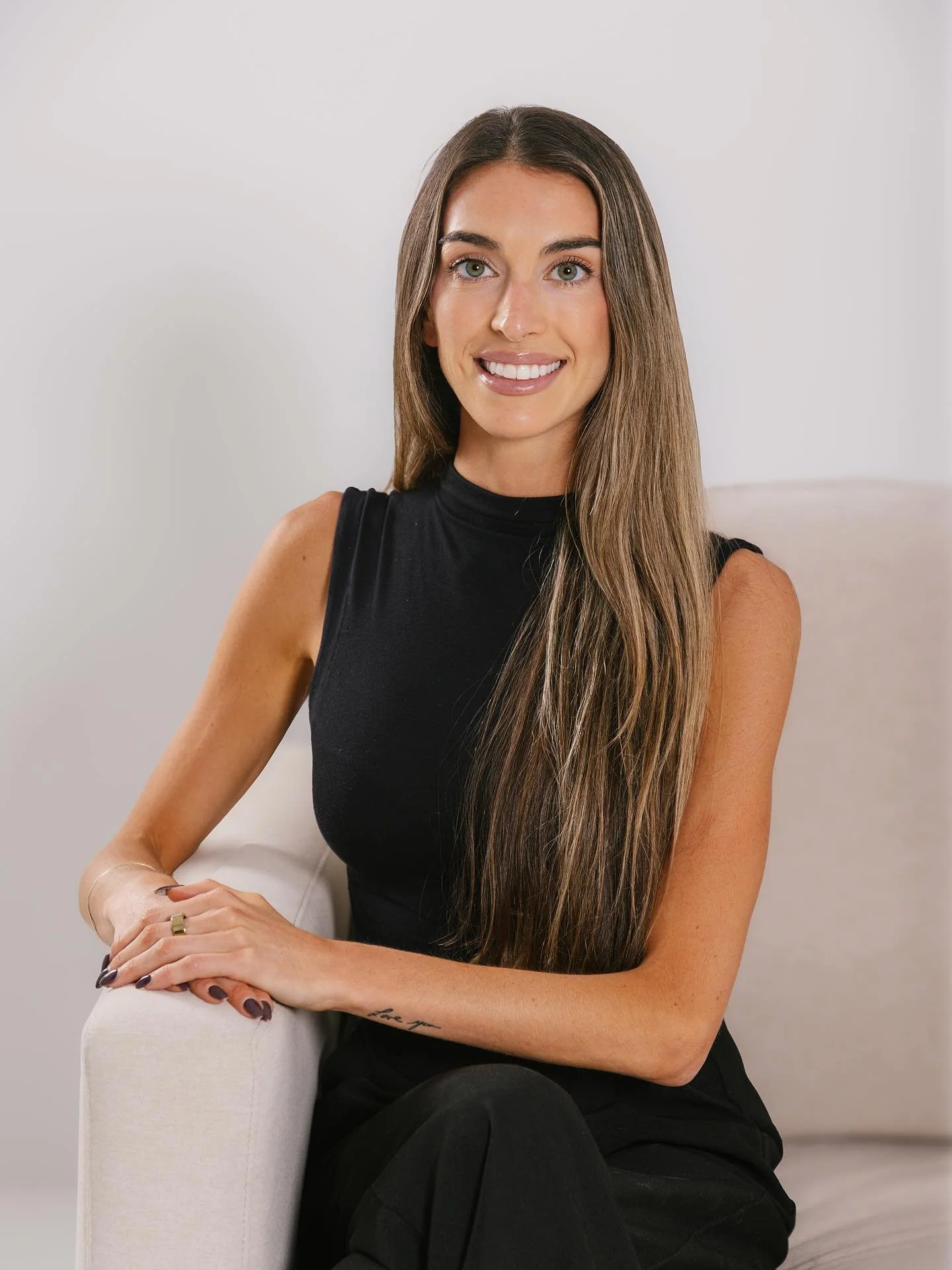 Fresh headshot for @noblemarinerr in our studio 💫🤍

📸 @liveinsidethelens 

#ocmdphotographer #headshotphotography #portraitphotographer #theexposurecollective