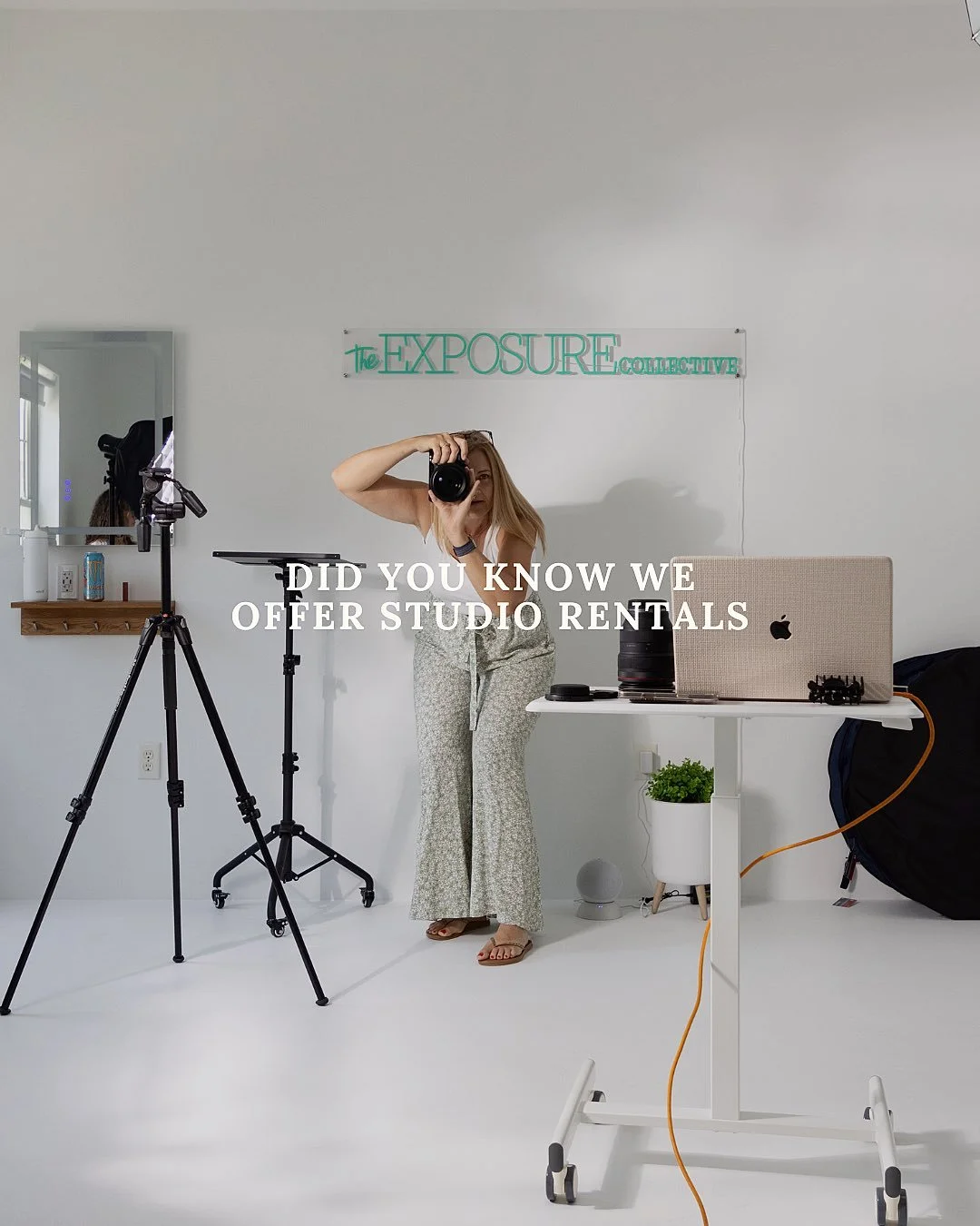 Photographers &amp; creatives&hellip; did you know we offer private studio rentals at our studio in Downtown Berlin?! As the off season approaches and the weather starts getting unpredictable, the perfect location for a shoot is in the studio 📸💫 Gr