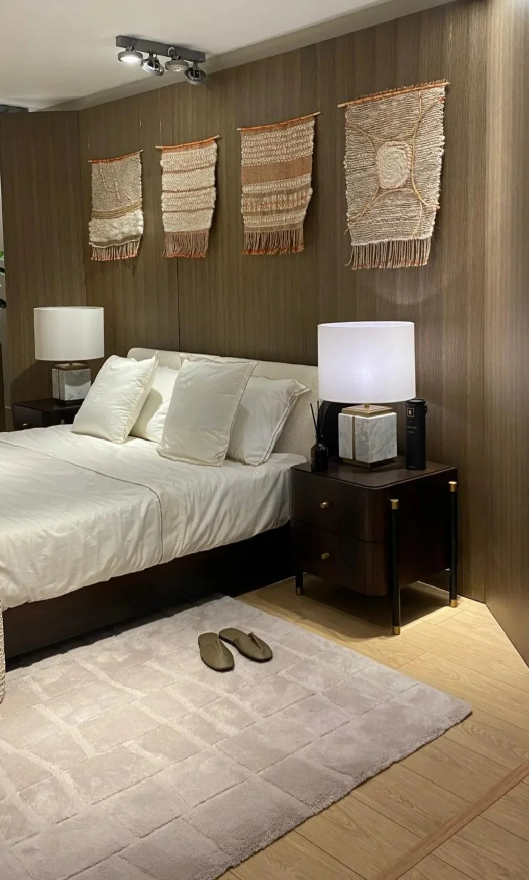 Bedroom-walldecor-weaving-rita martins pereira.jpg