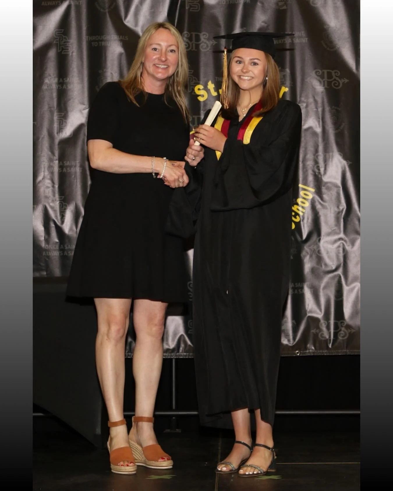 🎓👏 Please join us in congratulating one more 2026 high school graduate in the 112 Howe family! Make sure you toss a 🎓 in the comments to celebrate!

🏆 WO2 Cowan received her Ontario Secondary School Diploma, a Core French Certificate 🗣️📜 and a 