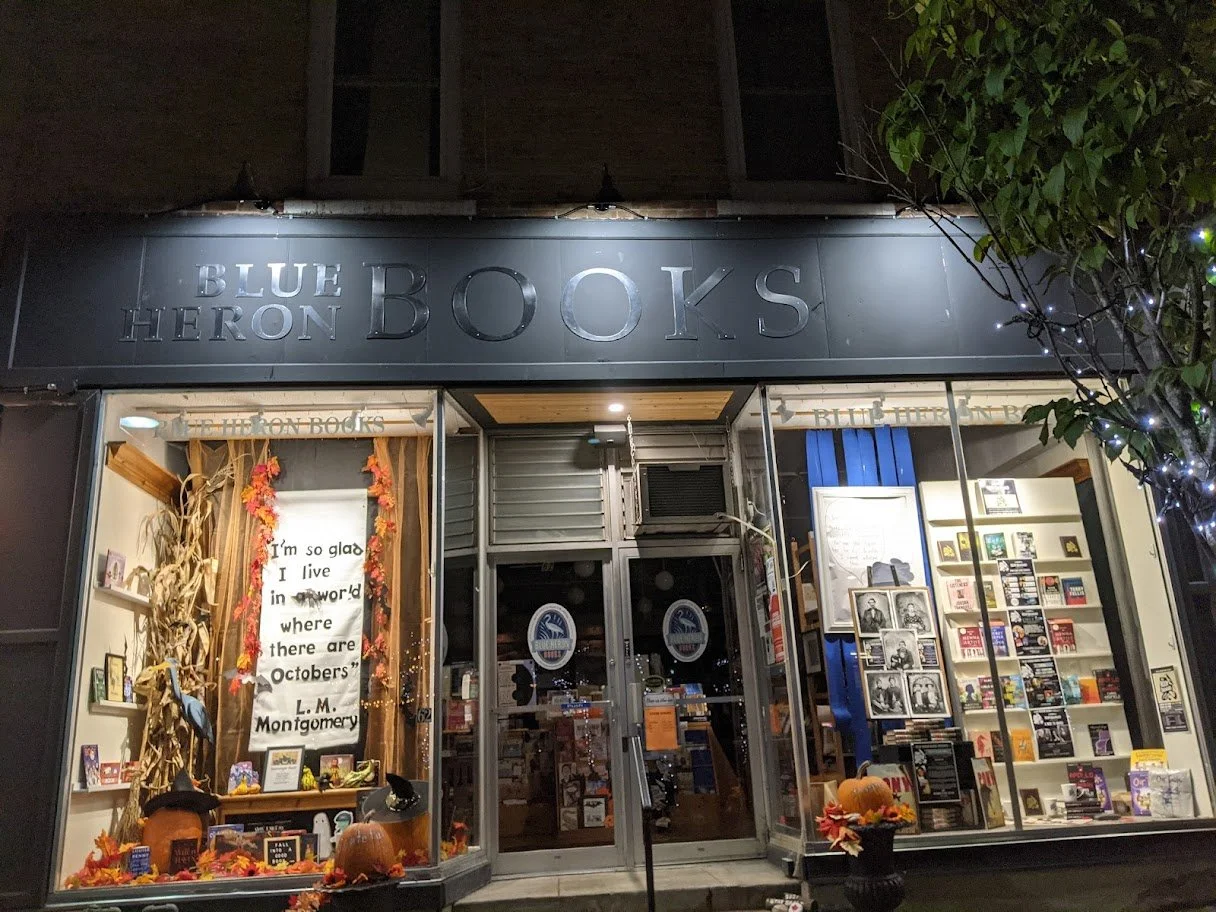 xBlue-Heron-Books_Exterior_NEW.jpg.pagespeed.ic.-XY5heSNoe.jpg