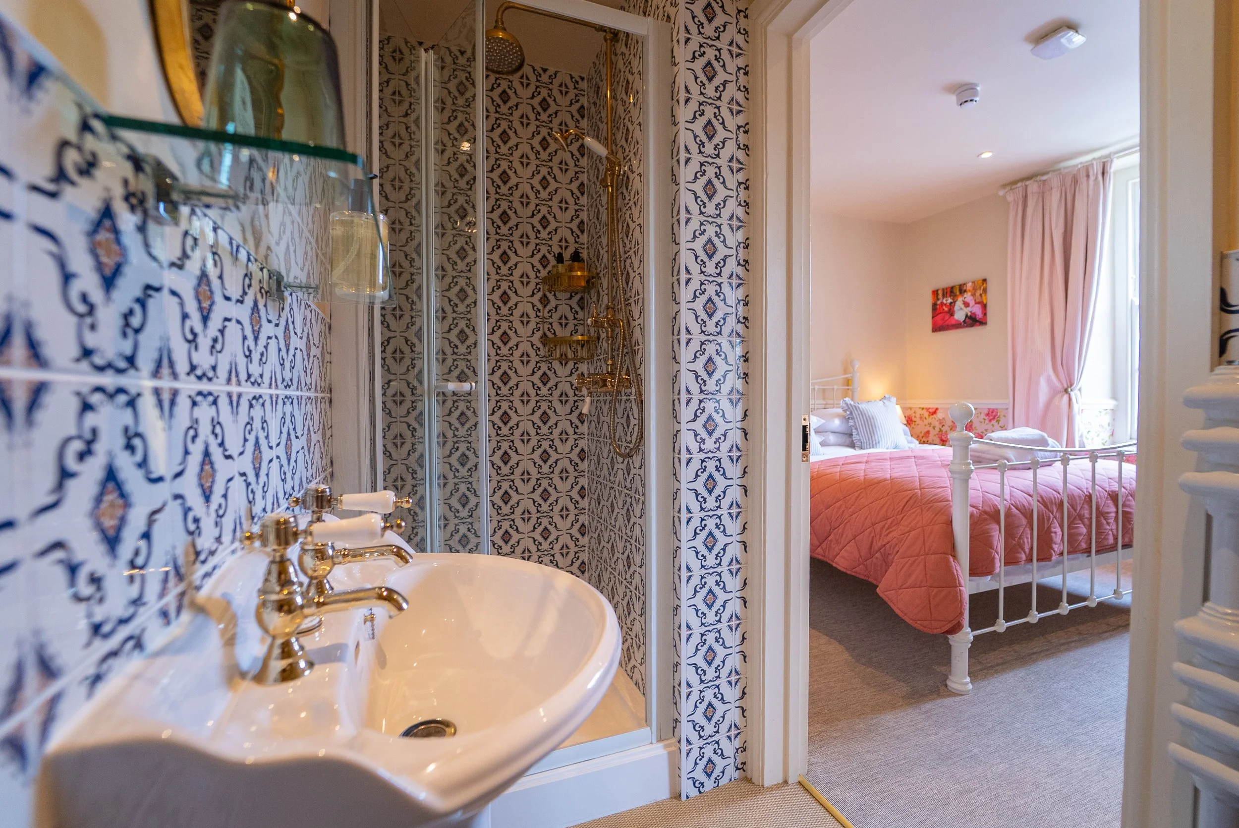 ROOM 3 ENSUITE