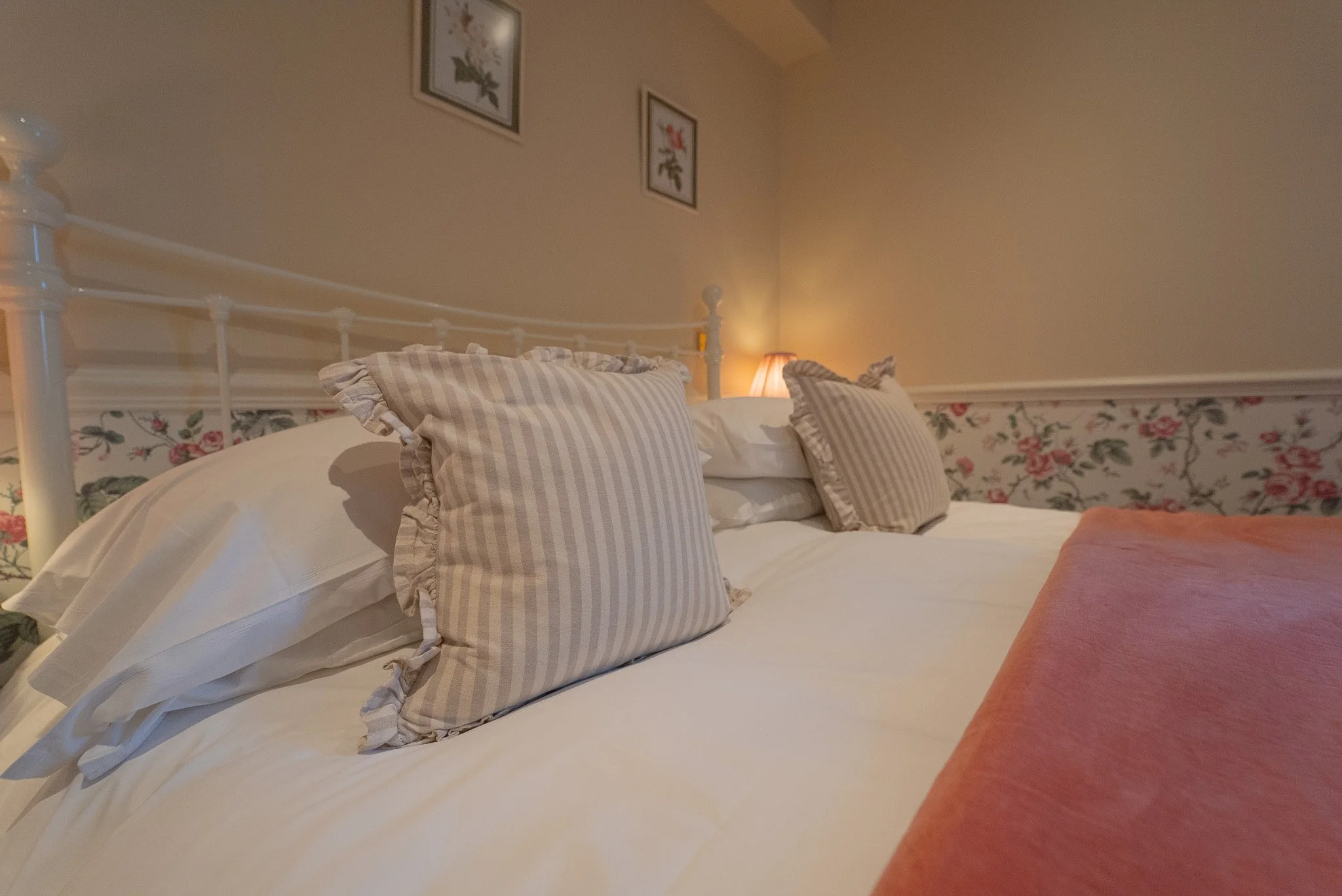 ROOM 4 KING BED