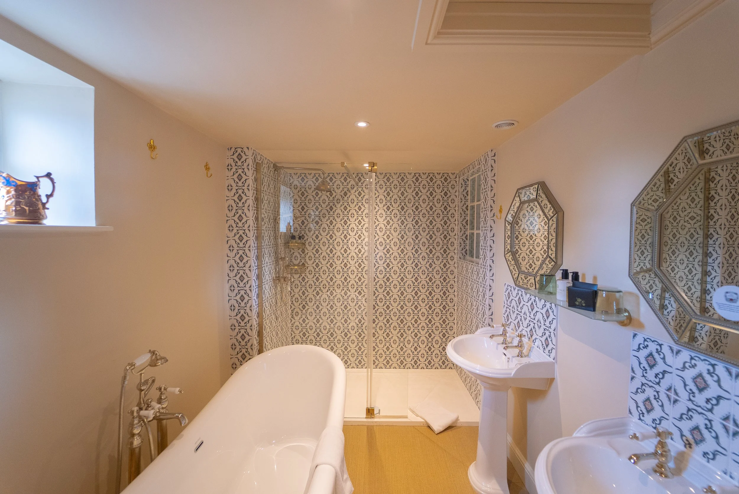 ROOM 8 WALK-IN SHOWER AND BATH