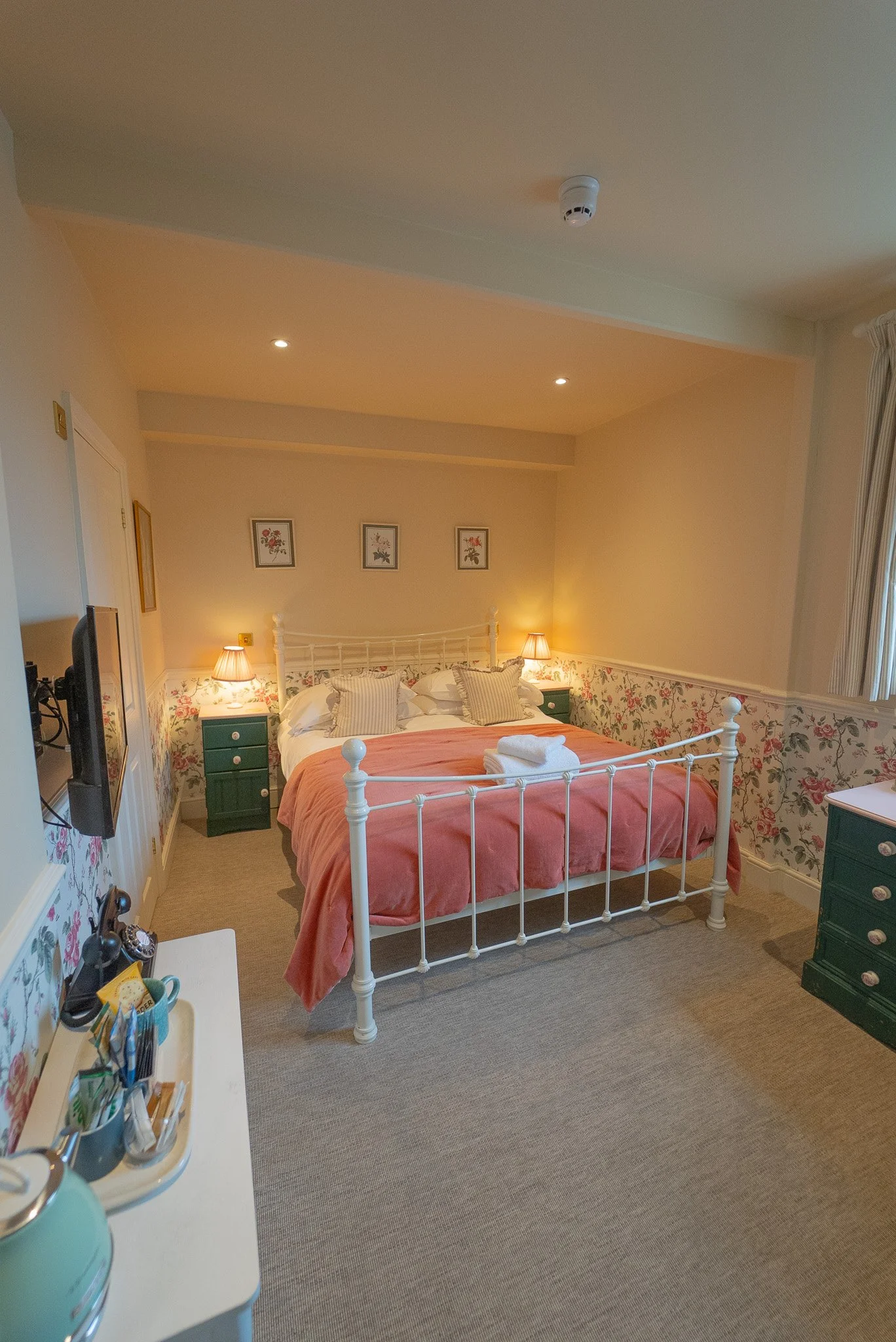 ROOM 4