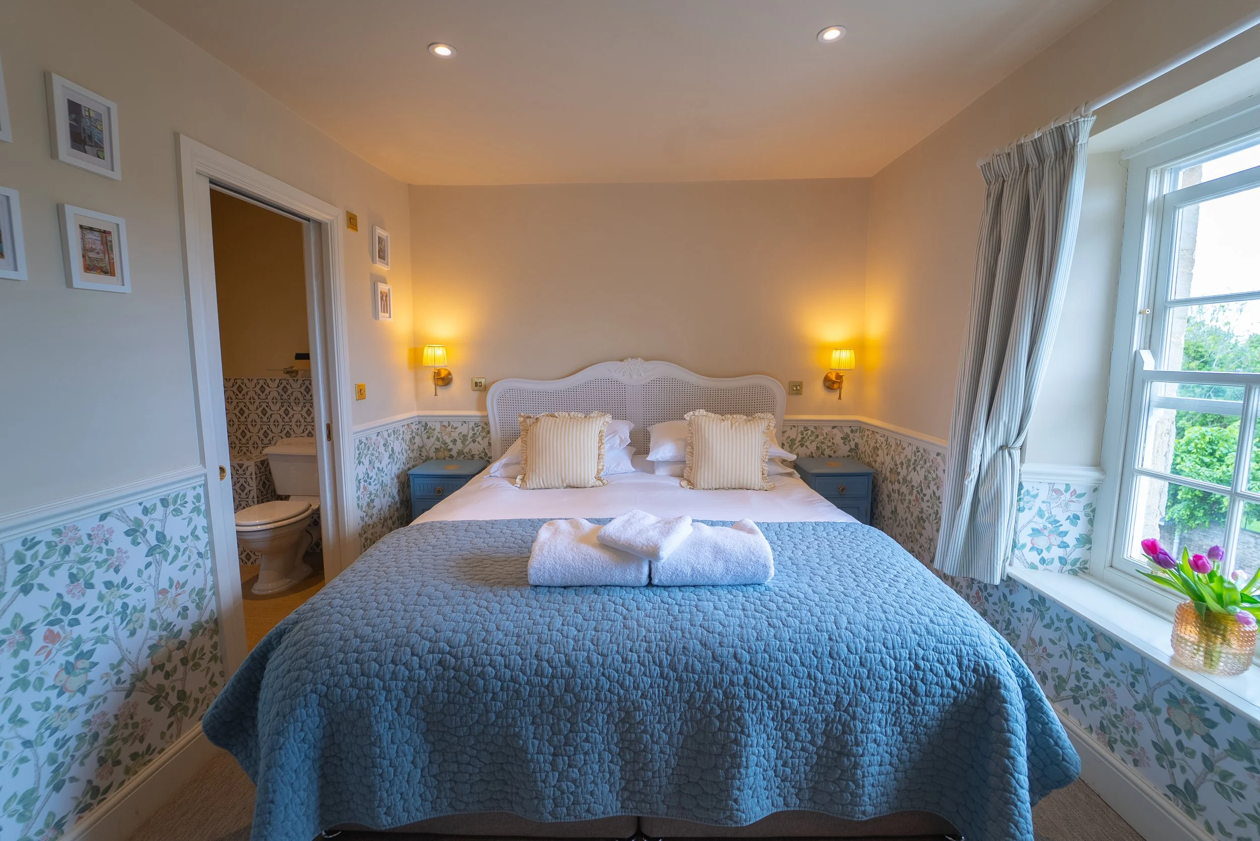 ROOM 7 SET AS SUPER-KING BED
