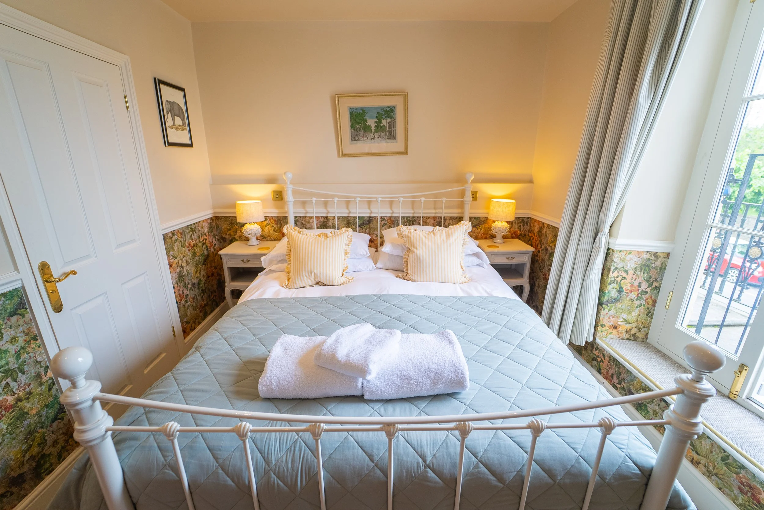 ROOM 2
