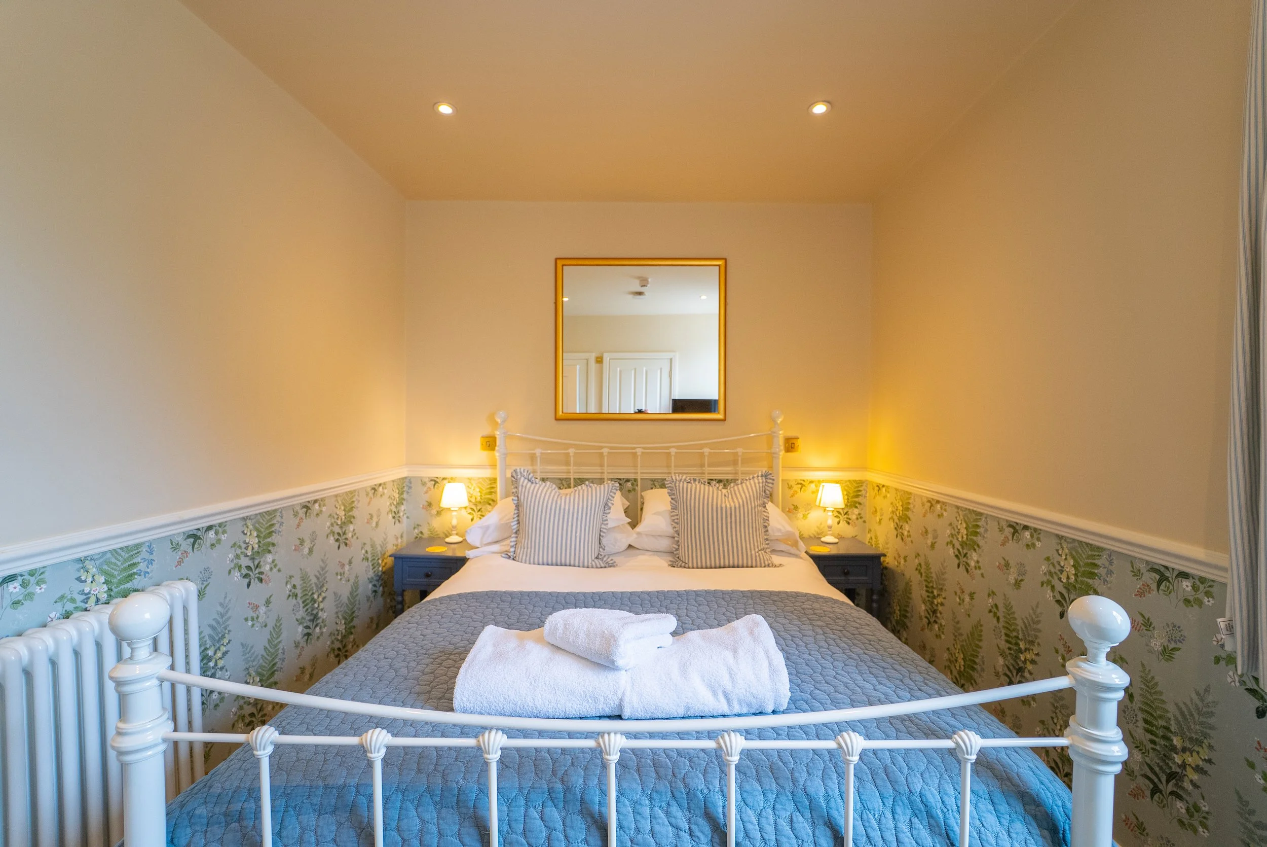 ROOM 5 KING BED