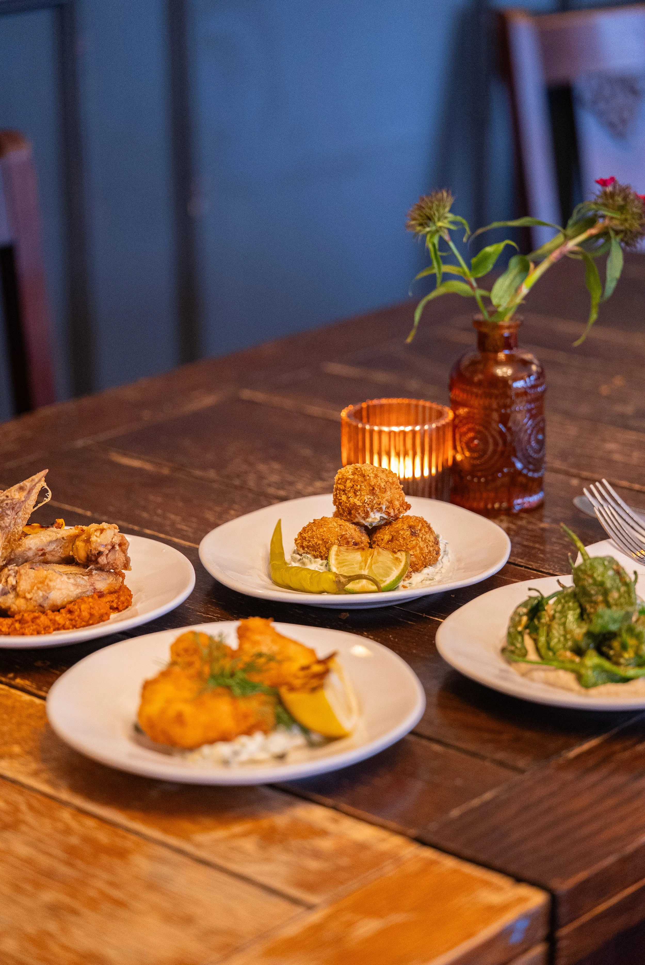 Small plates, vase.jpg