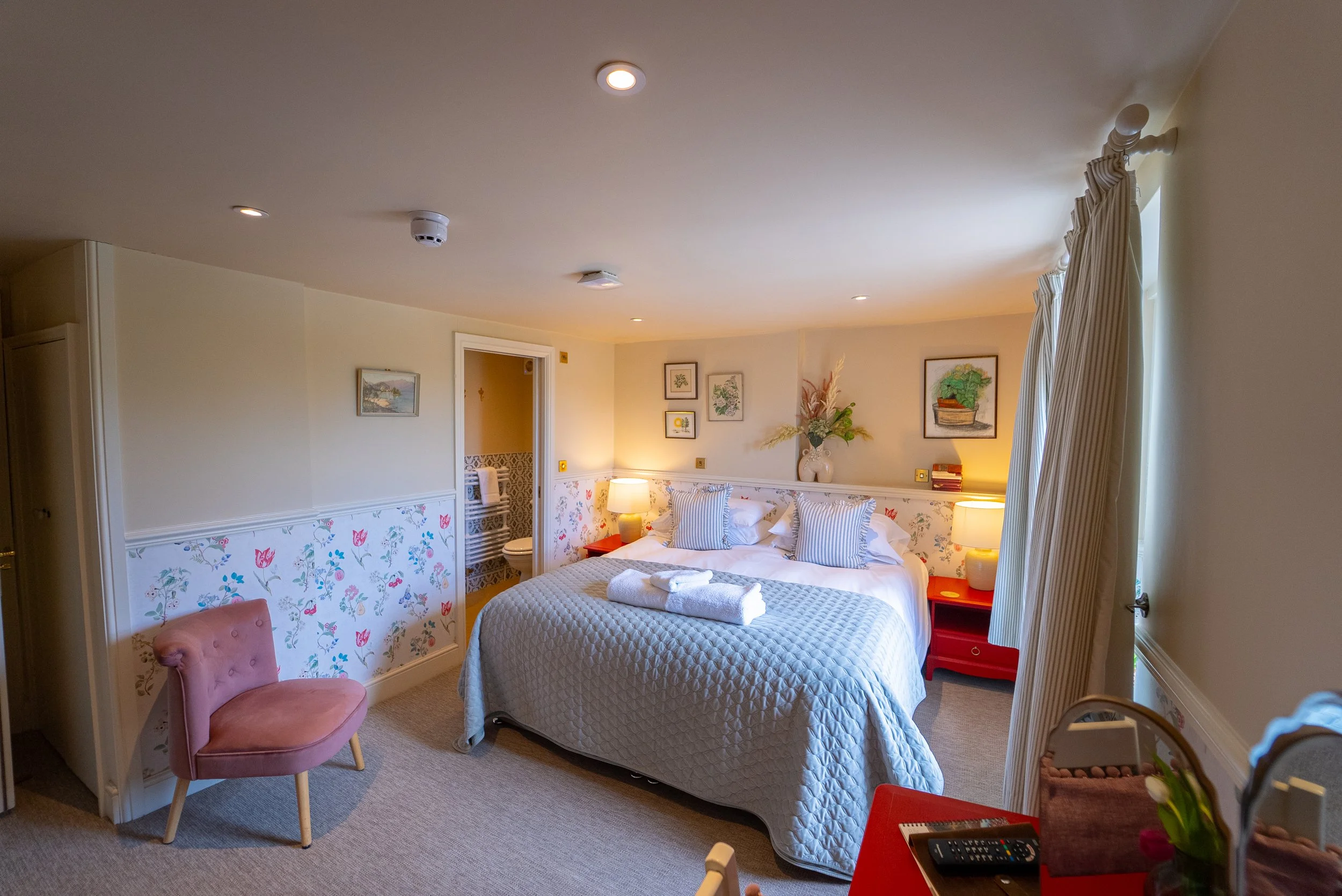 ROOM 6