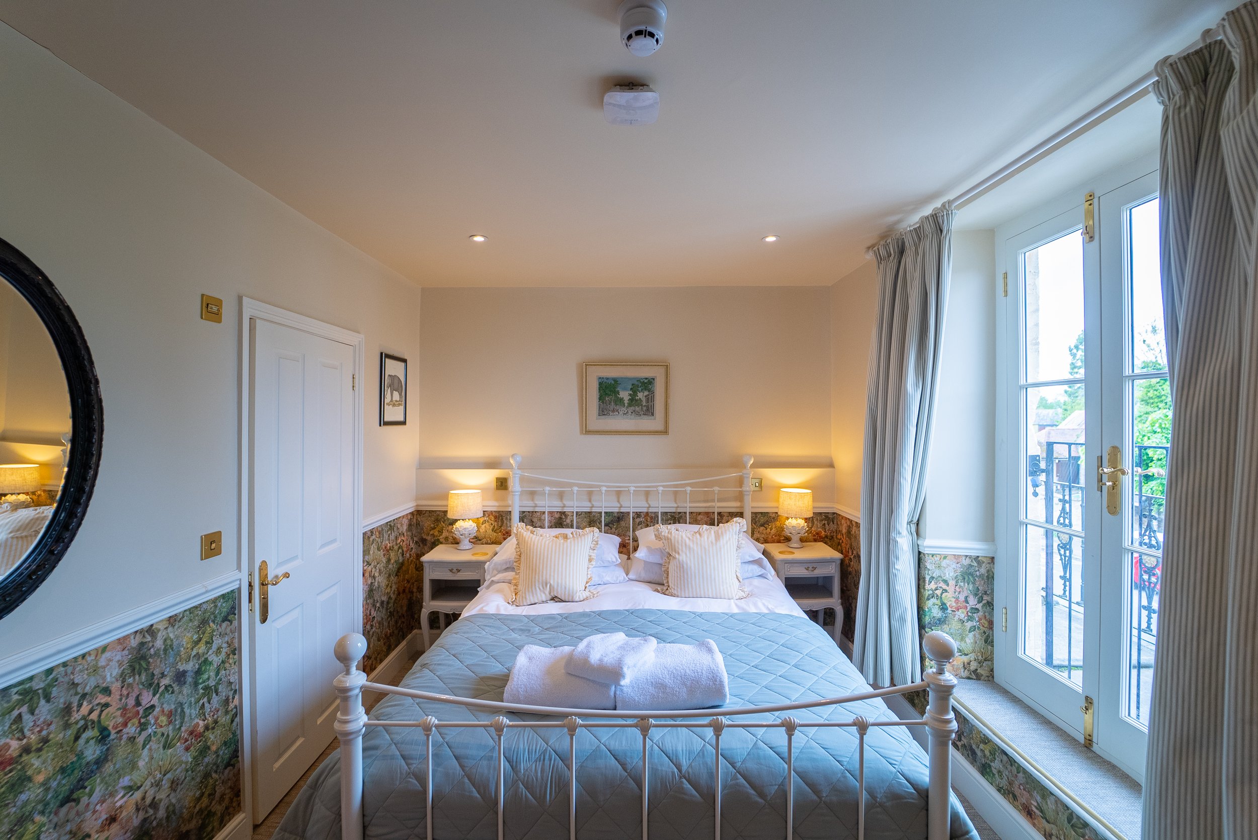 ROOM 2