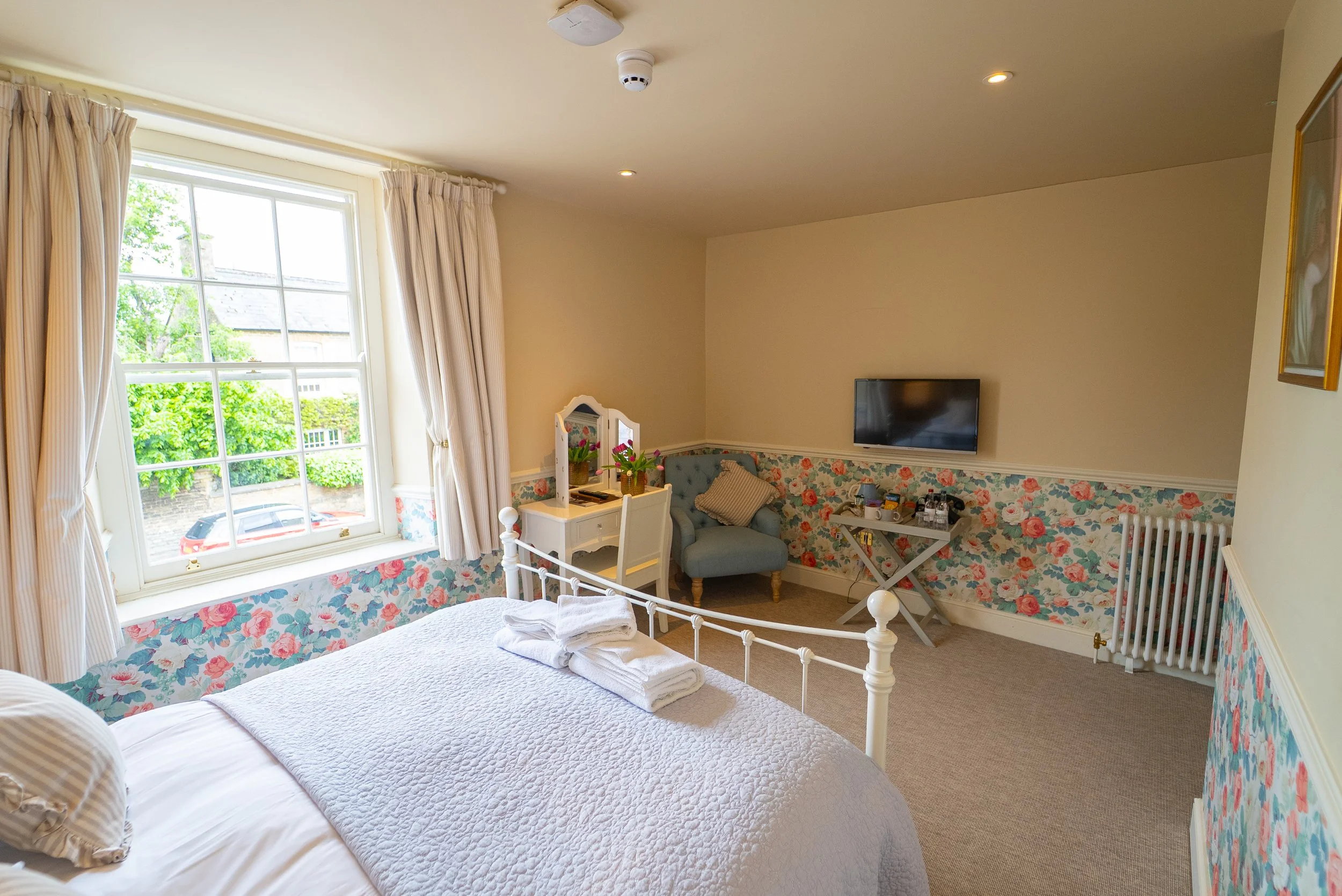 ROOM 1