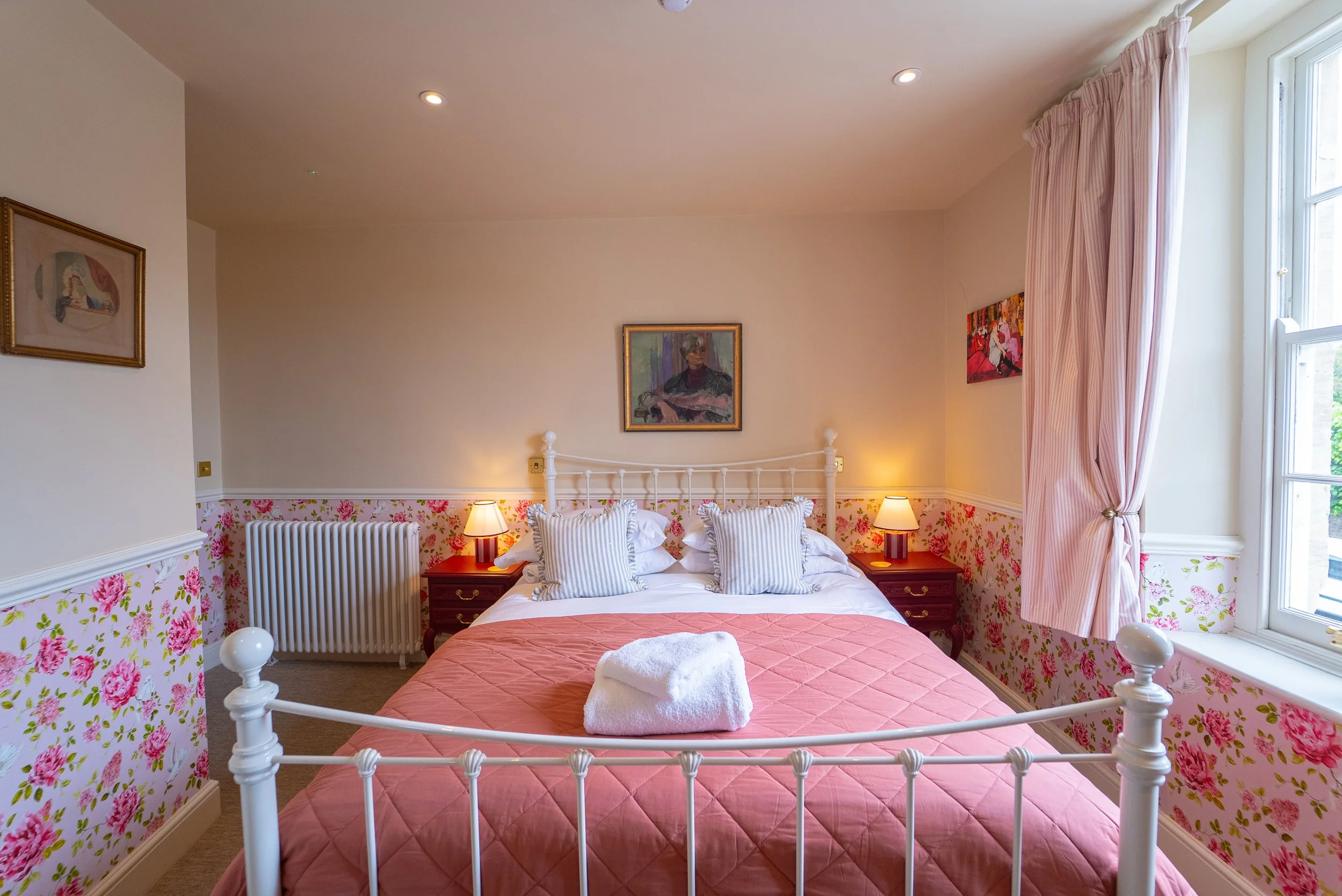  ROOM 3 KING BED