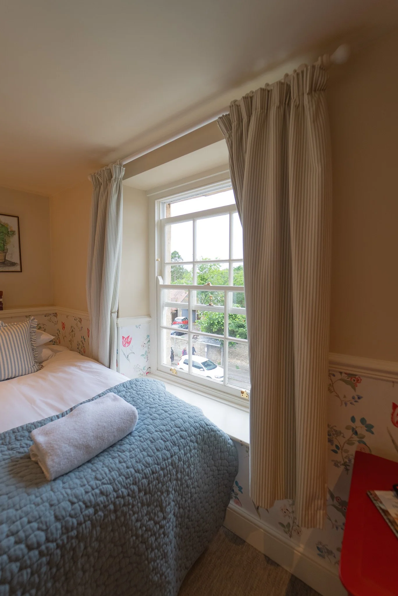 ROOM 6 VILLAGE VIEW