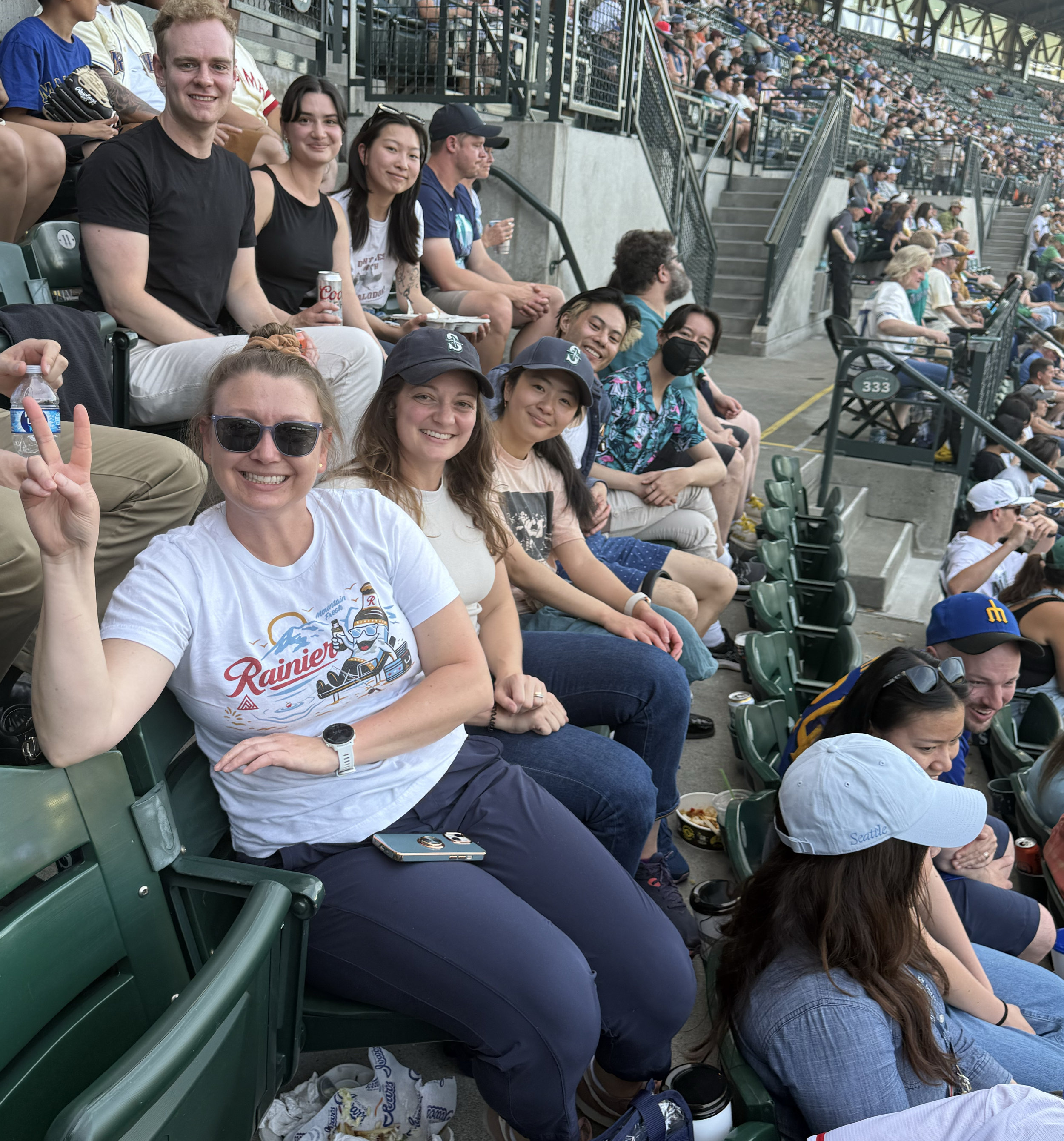 PROPEL Northwest Scholars and Fred Hutch Postbacs Take the Field at Mariners Game