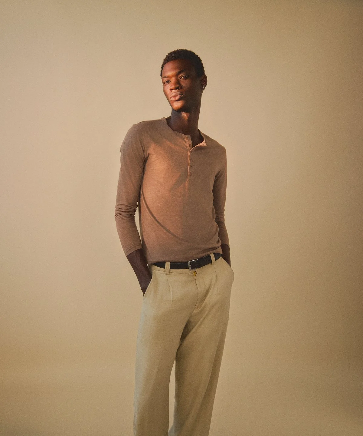 Model test: portrait in a brown long-sleeved shirt