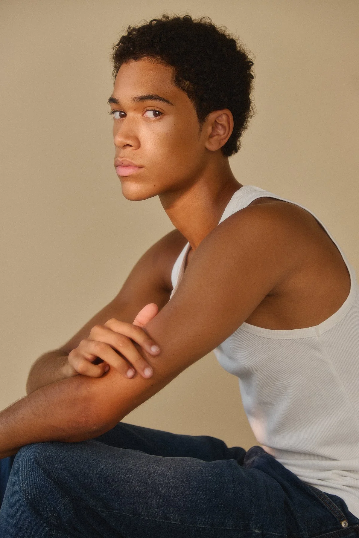 Model test: portrait in a white vest