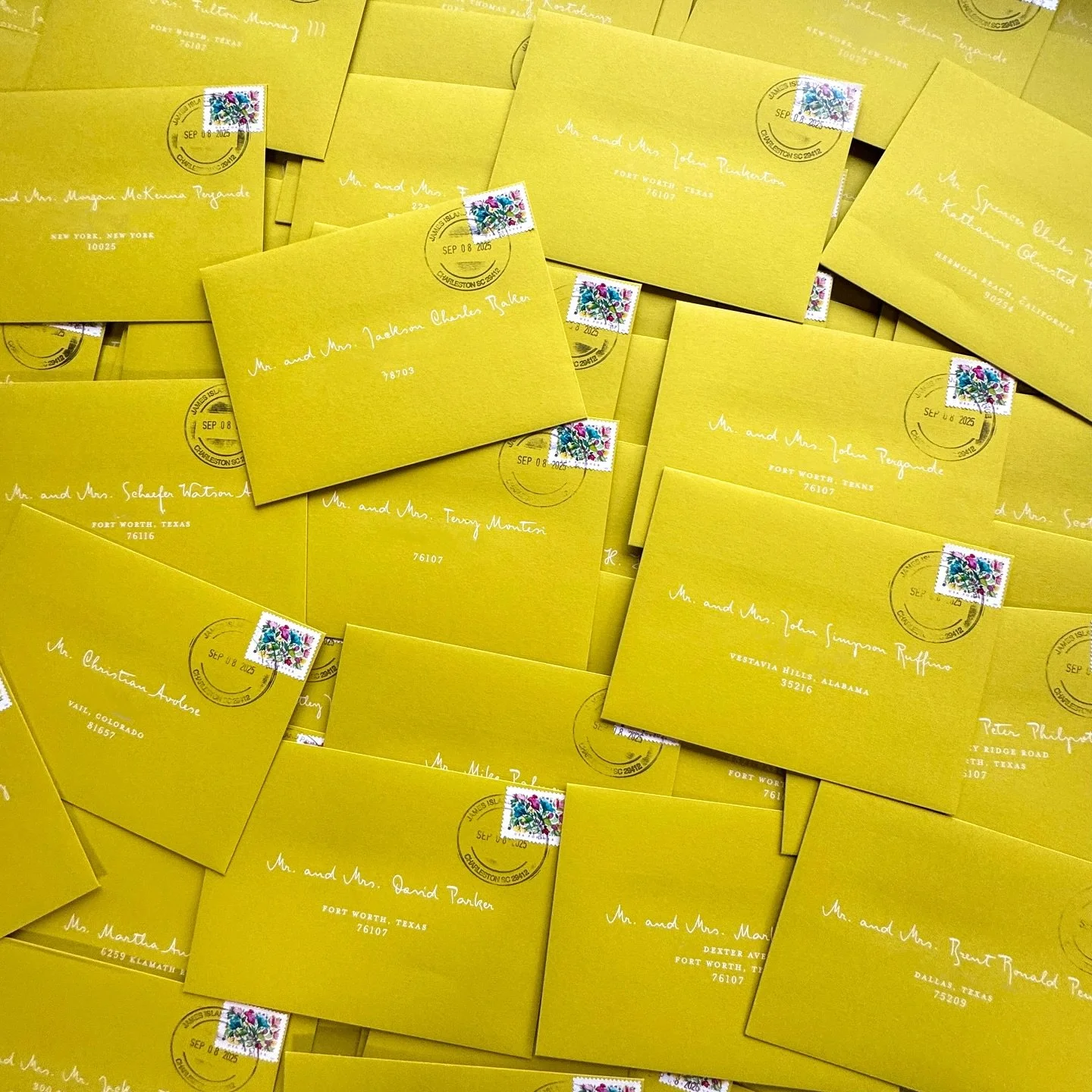 @usps hates to see me cominggggggg! Especially with these chartreuse beauties!! 📬📬📬📬

#mailout #savethedate #weddingpaper #stationery #mail #custompaper #chartreuse #papercrafts #mailday #weddingstationery