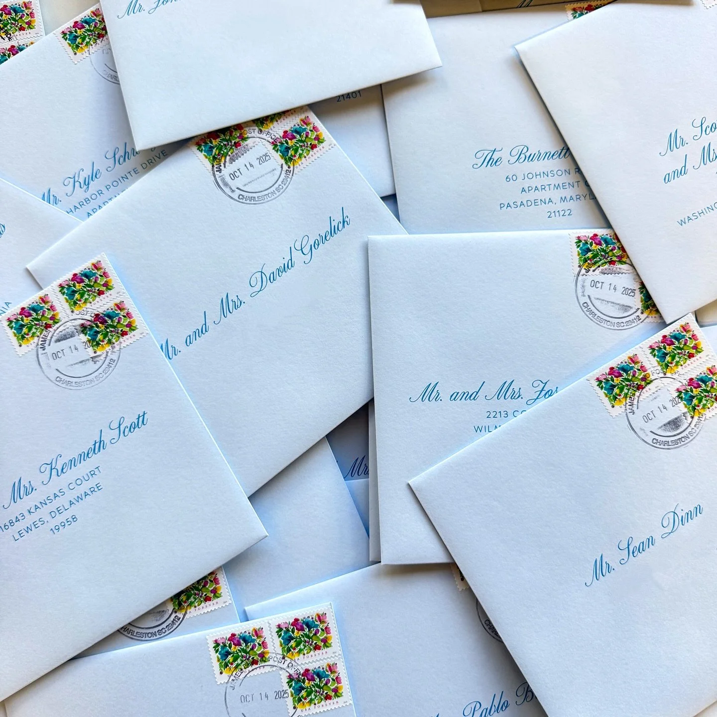 Blueeeeee skies are backkkkk in Charleston!!!!!!! 
🩵🩵🩵🩵🩵🩵🩵

Can&rsquo;t wait to show you what&rsquo;s inside these little blue envelopes- they are so FUN!!!!!!! ✨