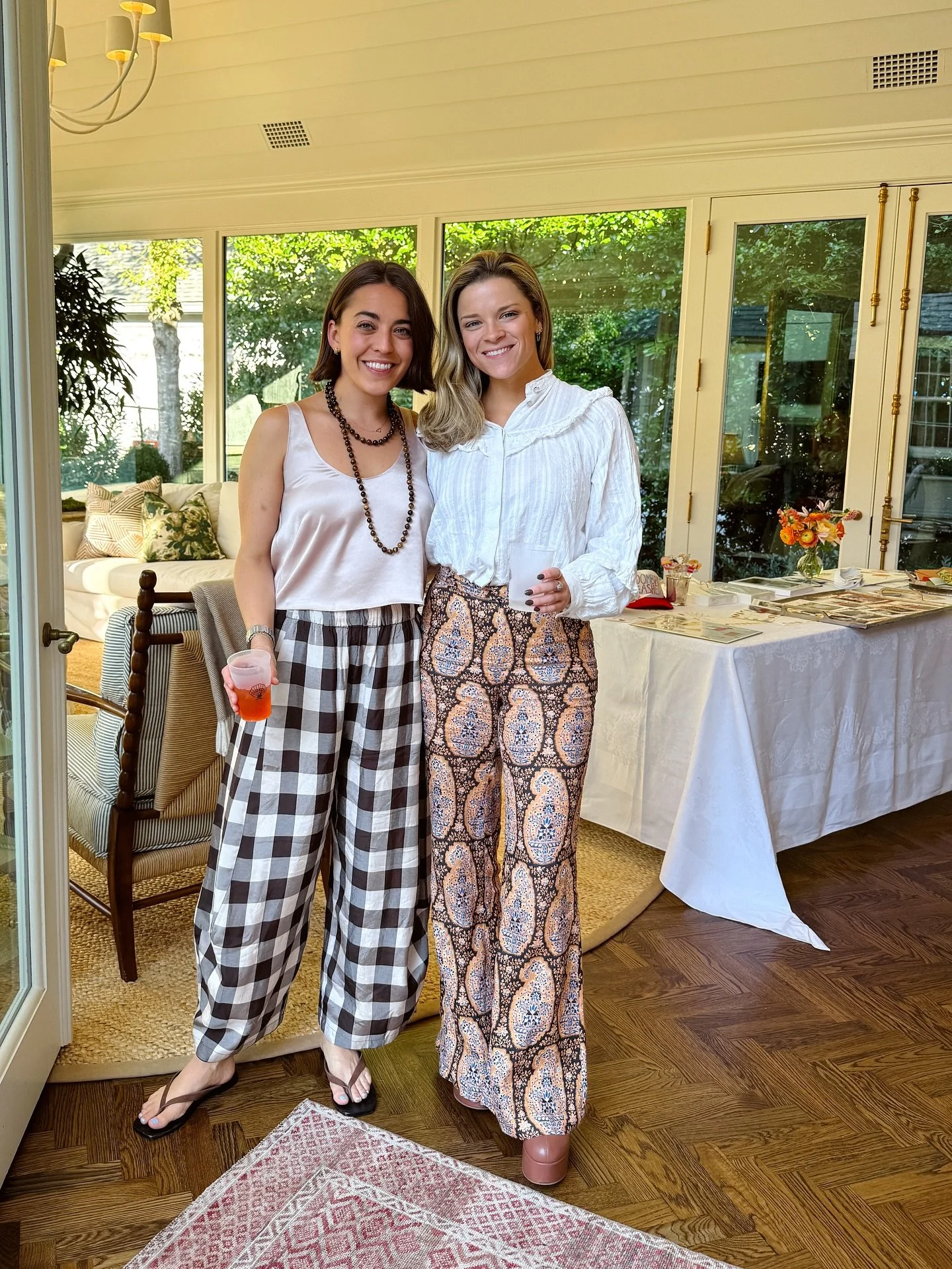 SUCH a fun day &amp; SUCH a success !!

BIG thank you @lizlovegreen for opening your absolutely stunning house to us for a fun day of paper &amp; art! 
We had so much fun meeting all of you and hearing all of your kind words of support &amp; encourag