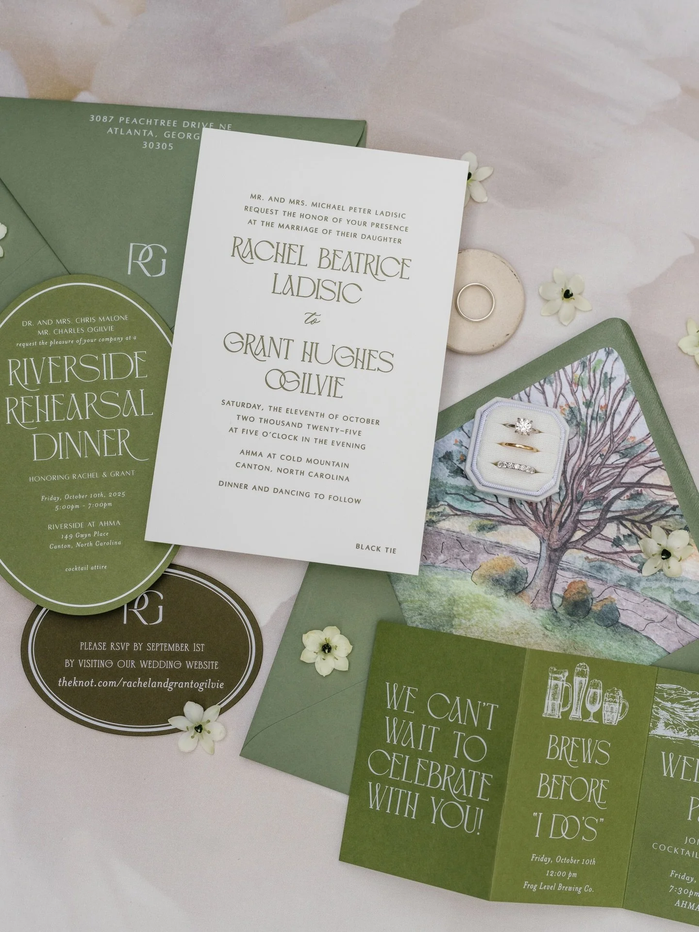 Rachel &amp; Grant&rsquo;s invitation suite tied in all of the perfection @visitahma has to offer ⛰️✨

Quiet, thoughtful details that feel effortless, minimal, and intentional. We wanted to make sure that guests were able to have just enough detail t
